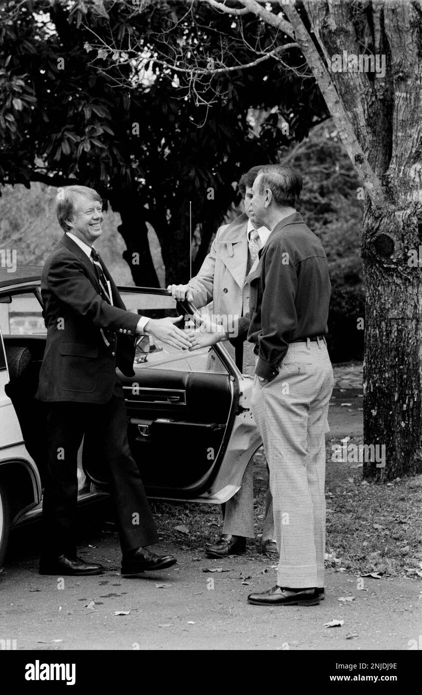 Jimmy carter arrive chez l'ancien sénateur américain Herman Talmadge - Talmadge Farms - à Lovejoy, en Géorgie, pour une réunion des dirigeants du parti démocrate. Banque D'Images