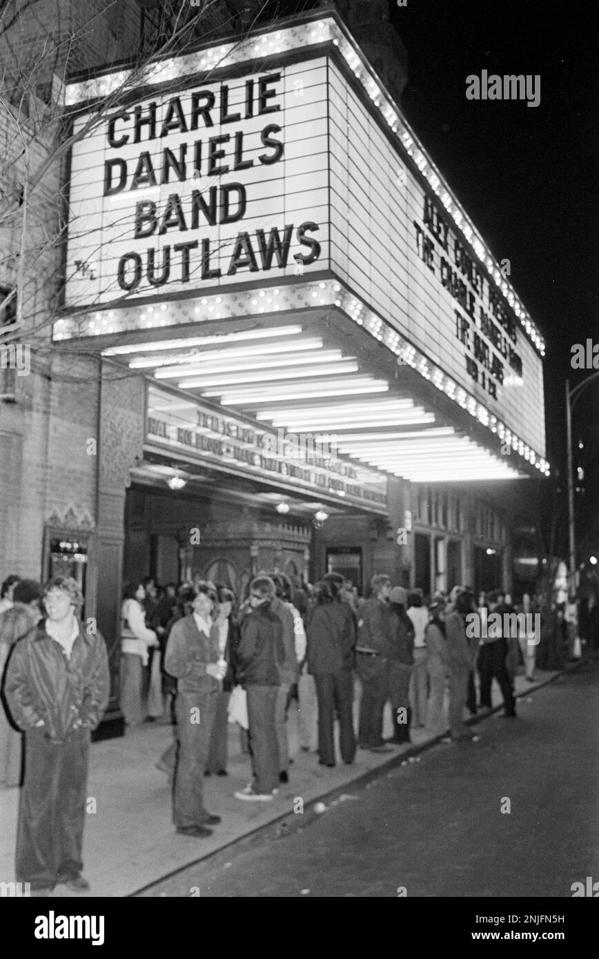 Le promoteur de musique Alex Cooley et le Charlie Daniels Band ont présenté un concert-bénéfice pour le candidat présidentiel démocrate Jimmy carter au Fox Theatre d'Atlanta à l'été 1976. Le concert a été ultimately annulé en raison d'une menace de bombe. Aucun périphérique trouvé. Banque D'Images