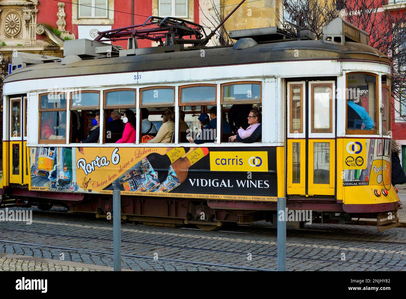 Un tramway et des tramways à Lisbonne Portugal Banque D'Images
