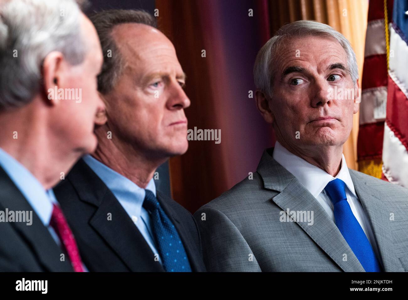 UNITED STATES - AUGUST 3: Sens. Rob Portman, R-Ohio, right, Pat Toomey, R-Pa., and Mike Crapo, R-Idaho, conduct a news conference on the "Democrat's tax and spending policies," in the U.S. Capitol on Wednesday, August 3, 2022. (Tom Williams/CQ Roll Call via AP Images) Banque D'Images