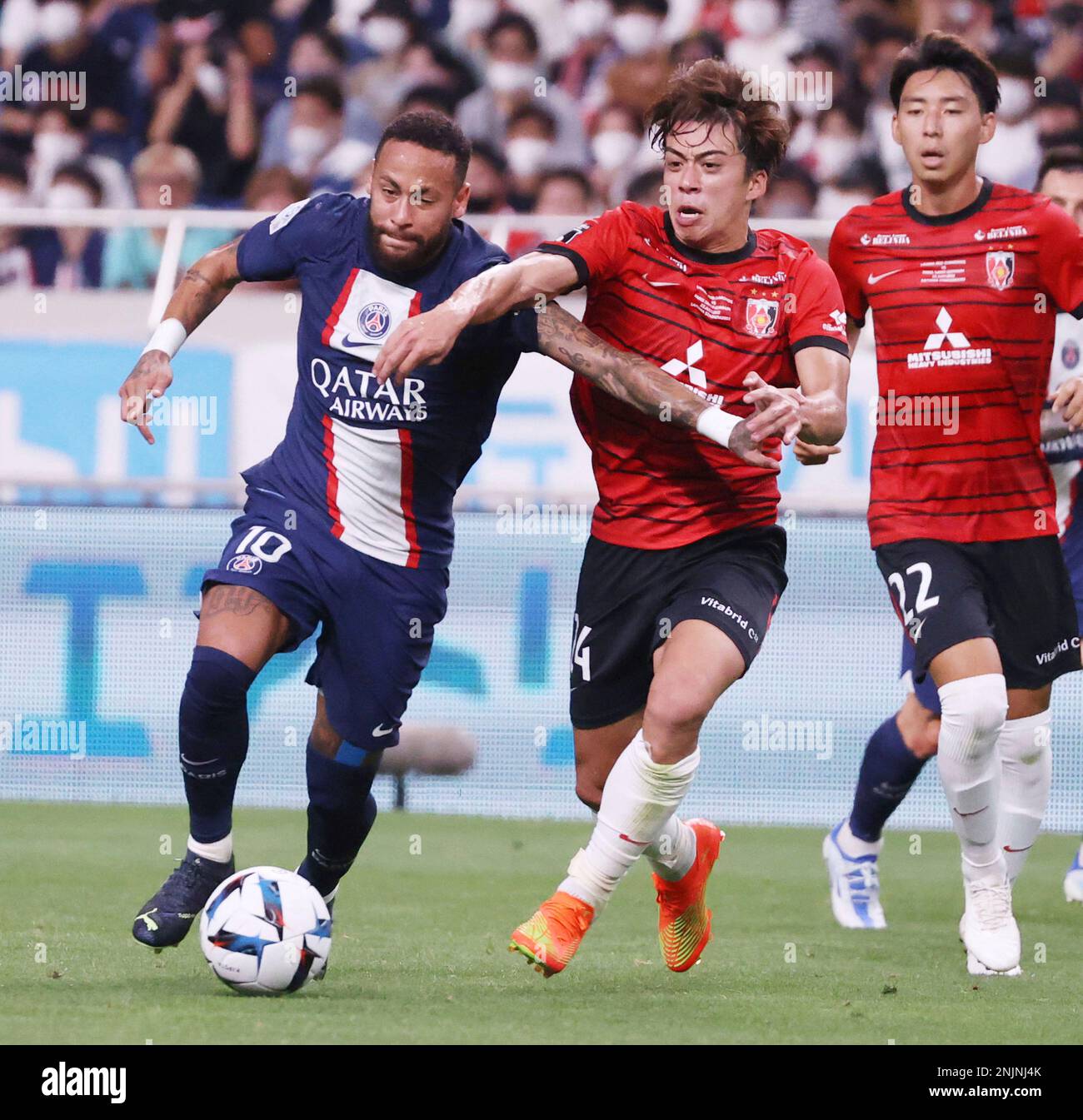 Paris Saint-Germain's Neymar (L,10) controls a ball during the second half of the Club Friendly match agaisnt Urawa Red Diamonds at Saitama Stadium in Saitama Prefecture on July 23, 2022. Paris Saint-Germain beat Urawa Red Diamonds 3-0. ( The Yomiuri Shimbun via AP Images ) Banque D'Images