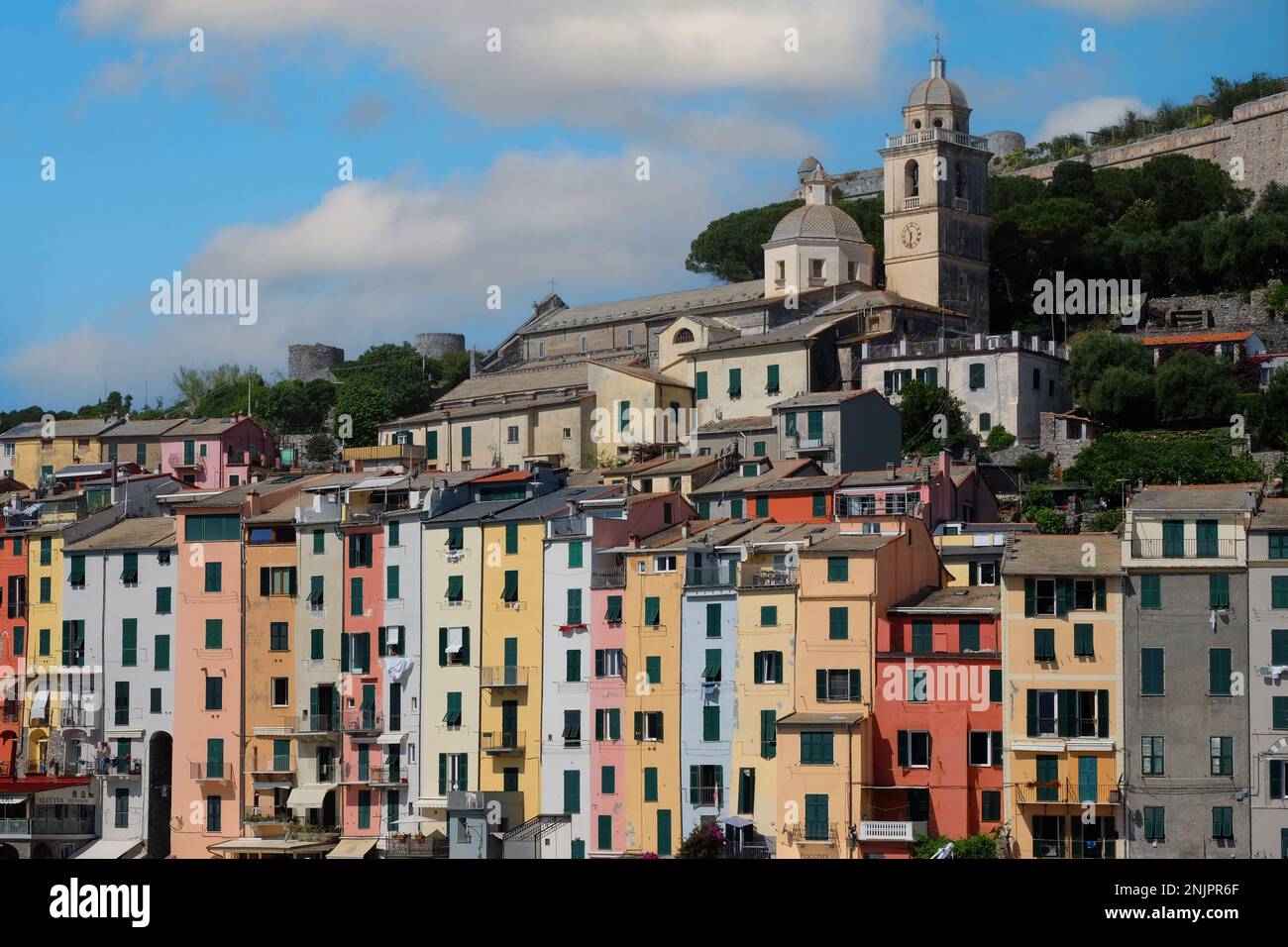 Vue sur les maisons colorées de Portovenere en Ligurie, Italie Banque D'Images