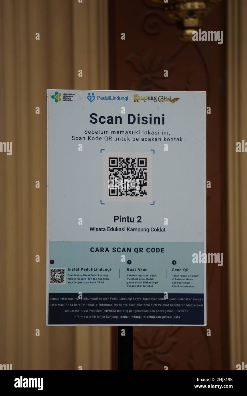 Code QR de la lecture du vaccin pour le visiteur Banque D'Images