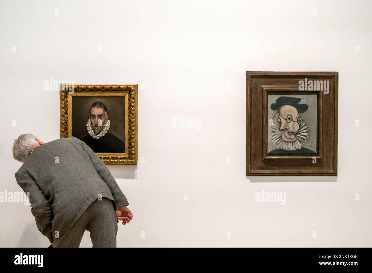 The artworks An Elderly Gentleman (1587/1600), left, by El Greco (1541-1614) and Jaume Sabartes with Ruff and Bonnet (1939), right, by Pablo Picasso (1881-1973) are on display at the exhibition Picasso ' El Greco in the Kunstmuseum in Basel, Switzerland, on Thursday, June 9, 2022. The special exhibition at the Kunstmuseum turns the spotlight on Pablo Picasso's engagement wit the art of Domenikos Theotokopoulos, known as El Greco. (Georgios Kefalas/Keystone via AP) Banque D'Images