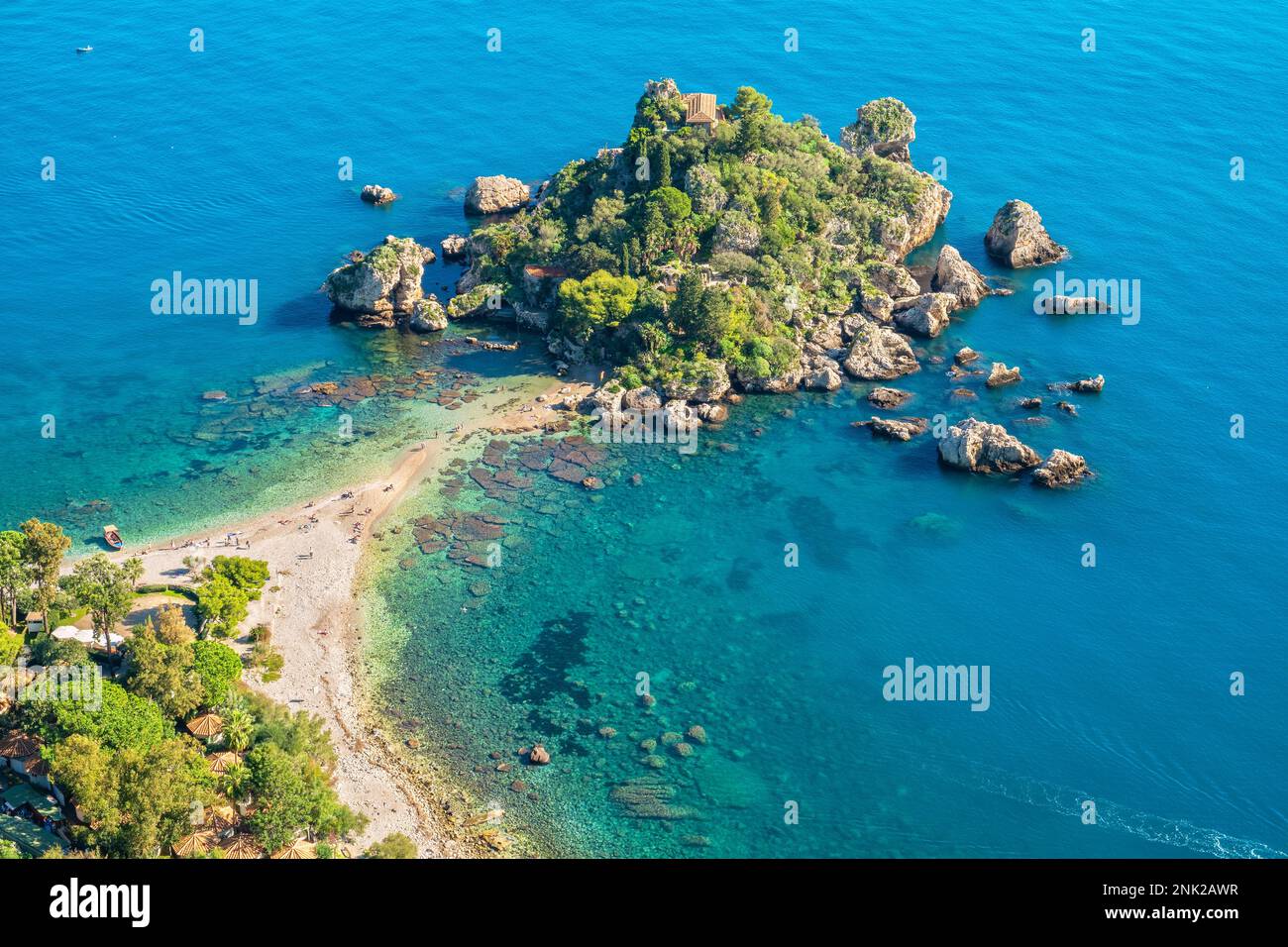 Île pittoresque Isola Bella dans la mer Ionienne près de Taormina. Sicile, Italie Banque D'Images