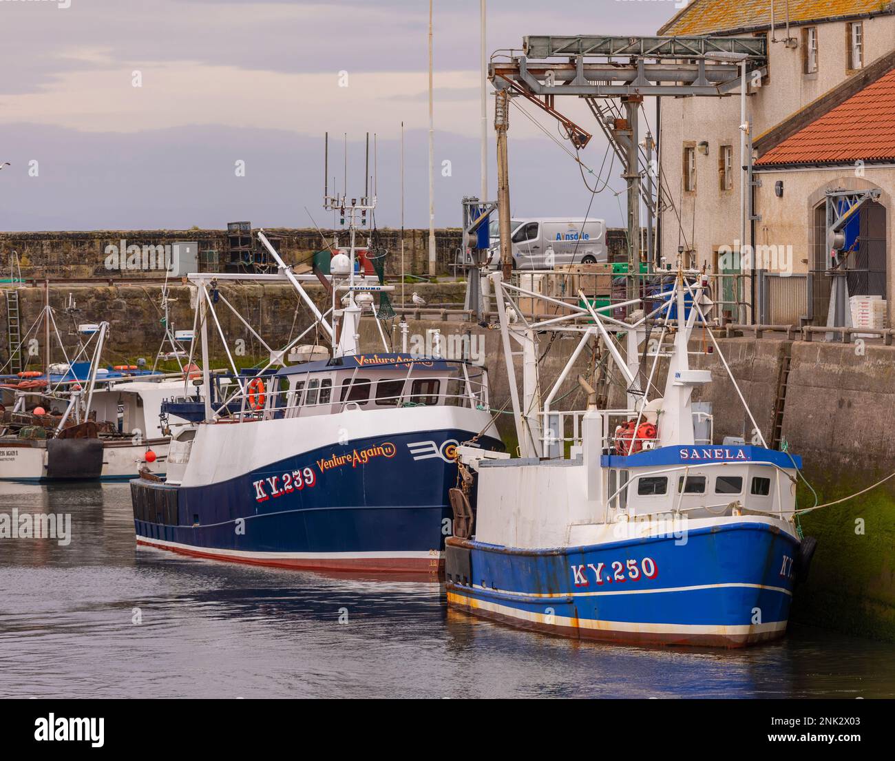 PITTENWEEM HARBOUR, ÉCOSSE, EUROPE - Bateaux de pêche commerciaux, village de pêche sur la côte est de l'Écosse, Neuk est. Banque D'Images