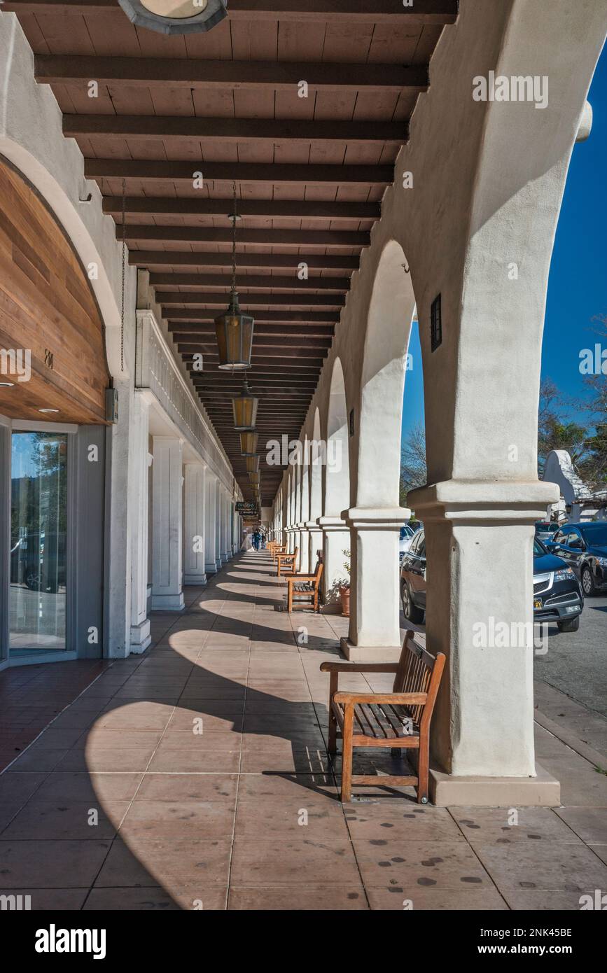 Ojai Arcade, 1917, Spanish Colonial Revival style, Ojai Avenue, Ojai, Californie, États-Unis Banque D'Images
