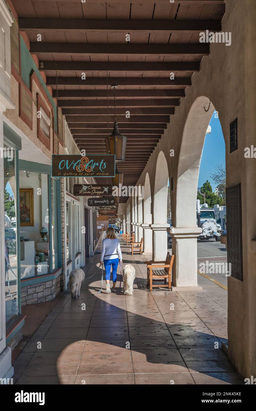 Ojai Arcade, 1917, Spanish Colonial Revival style, Ojai Avenue, Ojai, Californie, États-Unis Banque D'Images