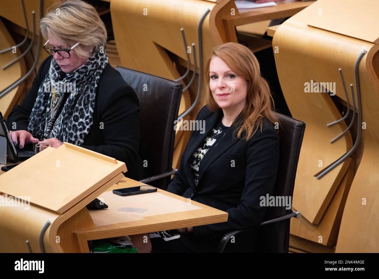 Édimbourg, Écosse, Royaume-Uni. 23rd févr. 2023. PHOTO : le MSP de Ash Regan (anciennement Ash Denham), le Parti national écossais (SNP) qui va pour les élections de leadership du SNP et le Premier ministre d'Écosse. A l'intérieur du Parlement écossais lors de la session hebdomadaire des premiers ministres questions sur la première session en arrière après la démission de Nicola Sturgeon MSP. Crédit: Colin D Fisher crédit: Colin Fisher/Alay Live News Banque D'Images