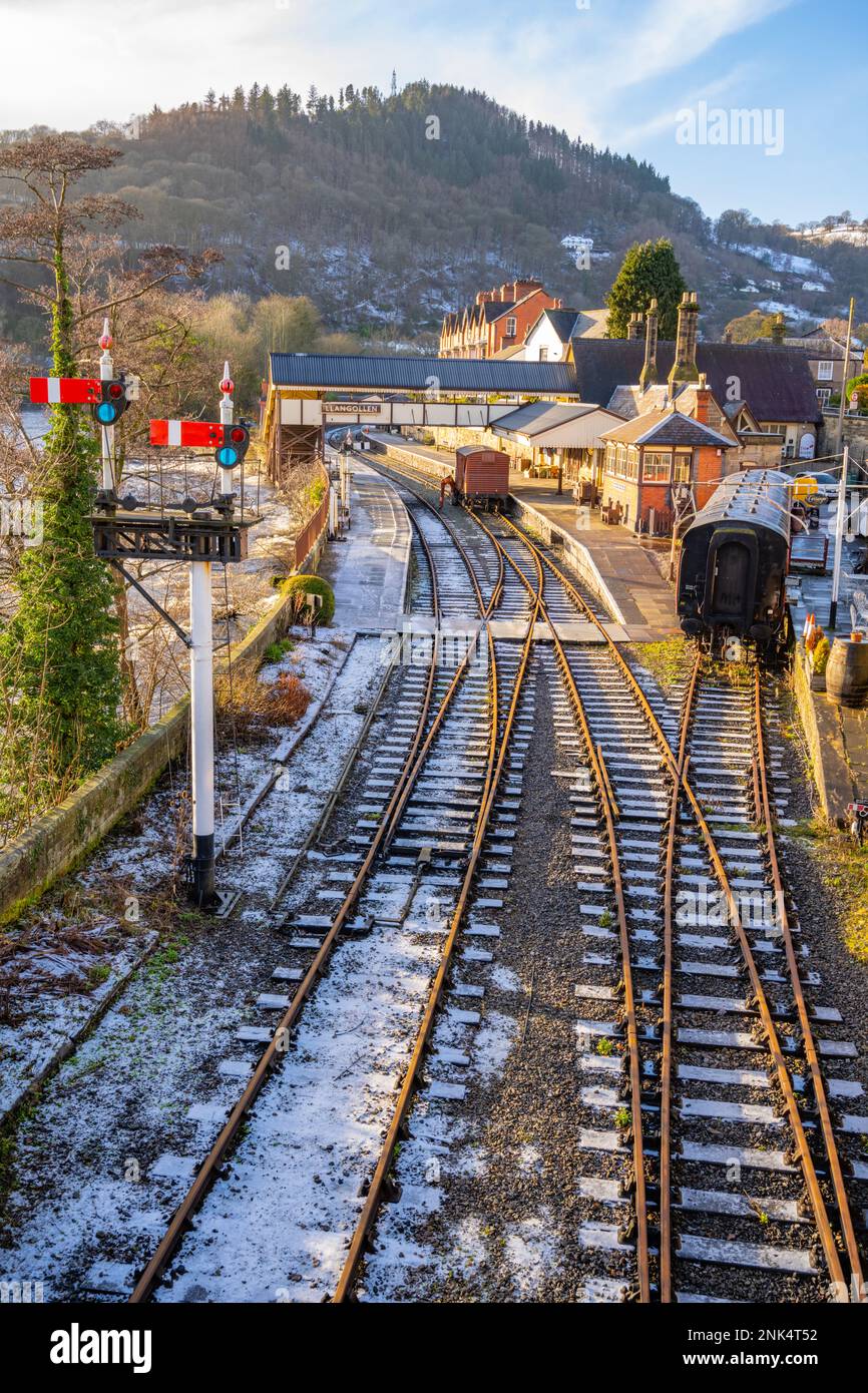 La gare et les lignes à Llangollen Denbighshire nord du pays de Galles. Banque D'Images