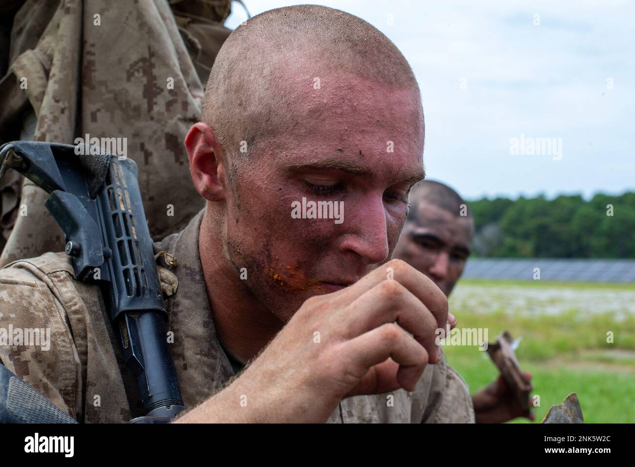 Les recrues de la Delta Company, 1st Recruit Training Battalion, dirigent le Crucible on Marine corps recent Depot Parris Island S.C., 11 août 2022. Le Crucible est le test final de 54 heures que les recrues doivent passer pour devenir des Marines des États-Unis. Banque D'Images