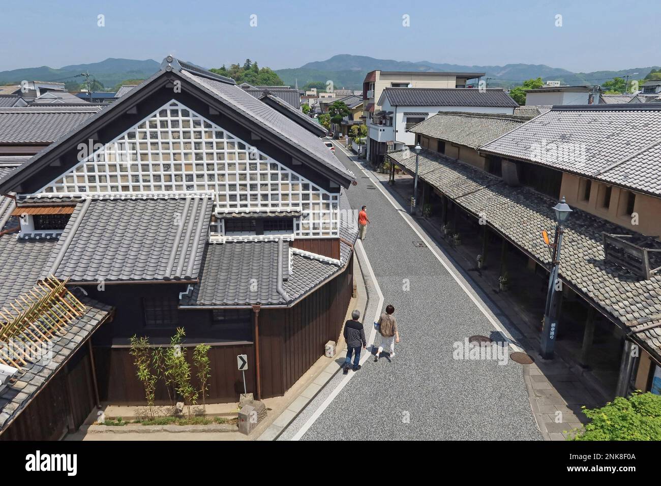 A photo shows traditional buildings that still retain the atmosphere of the Edo period (1603-1867) in Mameda Town, Hita City, Kumamoto Prefecture, western Japan and Kyusyu island, on April 28, 2022. The townscape of Mameda Town is a Japanese category of historic preservation introduced by a 1975 amendment of the law which mandates the protection of groups of traditional buildings as the environmental scene. ( The Yomiuri Shimbun via AP Images ) Banque D'Images