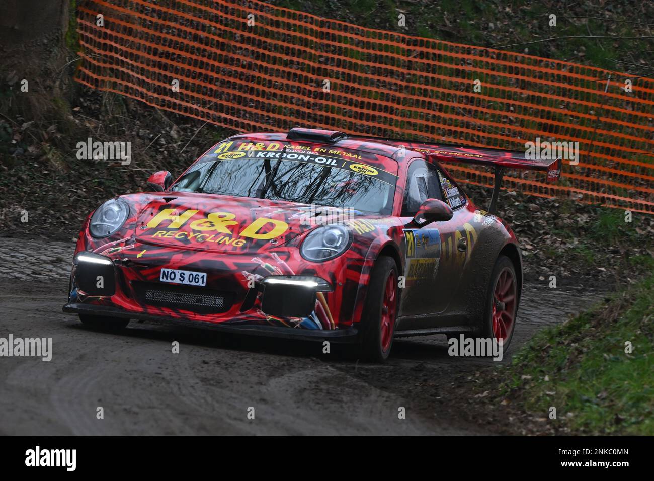Sint-Truiden, Belgique, 23/02/2023, Henri Schmelcher et Nico Bolaerts belges dans leur Porsche 991 GT3 de l'équipe Autostal Atlantic photographiée lors de l'essai de Shakedown avant le rallye de Haspengouw de ce week-end, jeudi 23 février 2023 à Sint-Truiden, première étape du championnat de rallye belge. BELGA PHOTO LUC CLAESSEN Banque D'Images