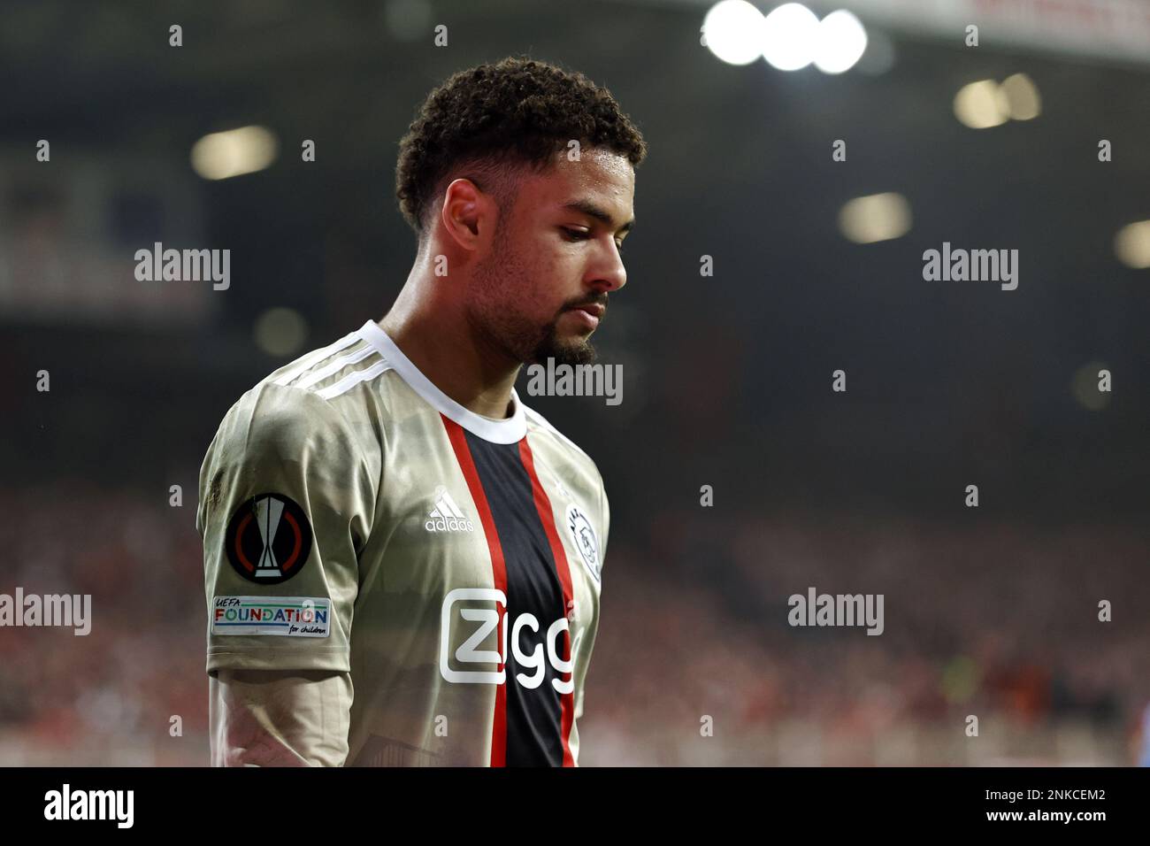 BERLIN - Devyne Rensch d'Ajax est déçue lors du match de l'UEFA Europa ...