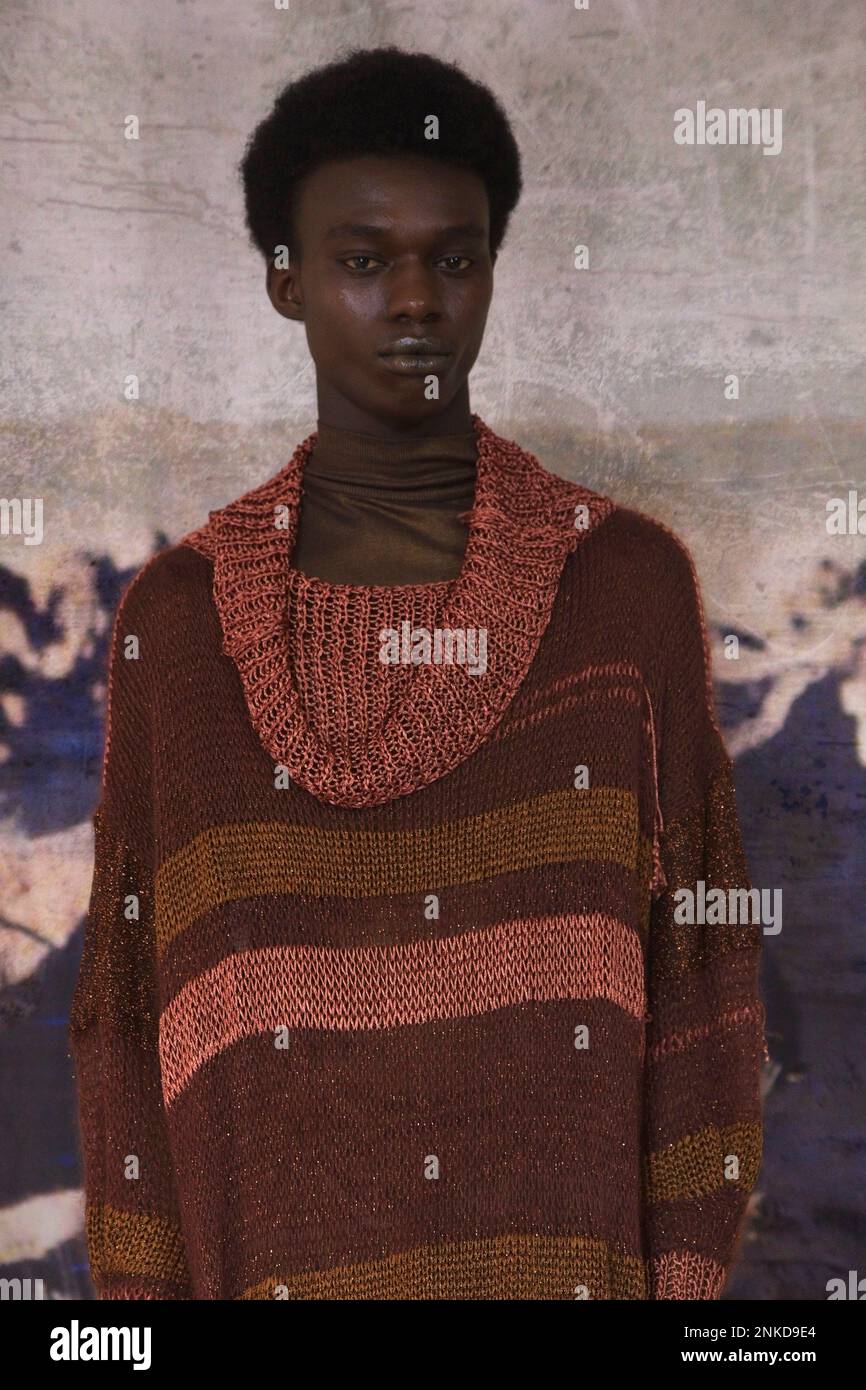 Viviers, la marque africaine éco-durable, a présenté sa collection lors de la semaine de la mode de Milan 2023. Banque D'Images