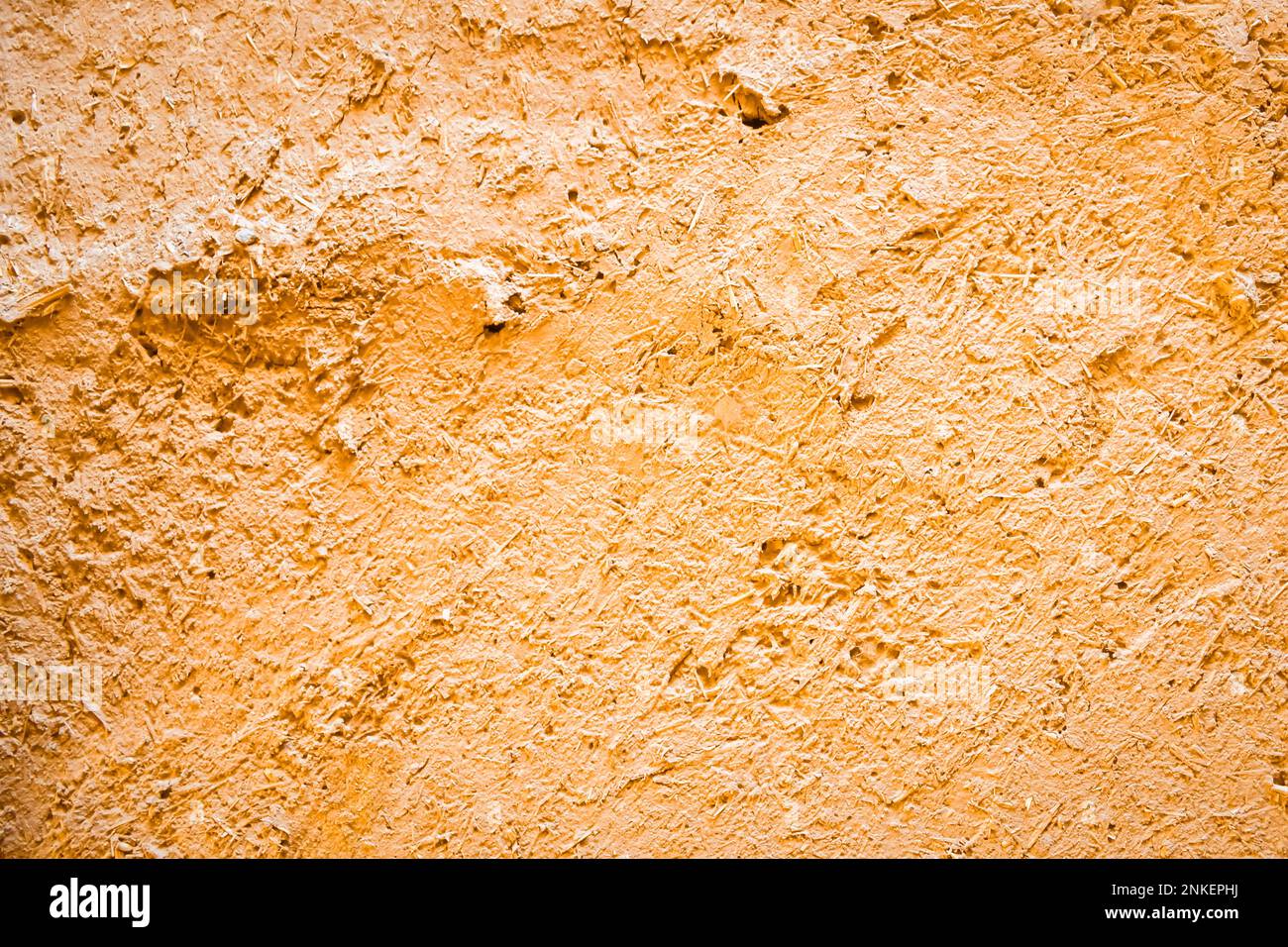 Murs de boue dans le village abandonné de Kharanaq près de la ville ancienne Yazd en Iran. Banque D'Images