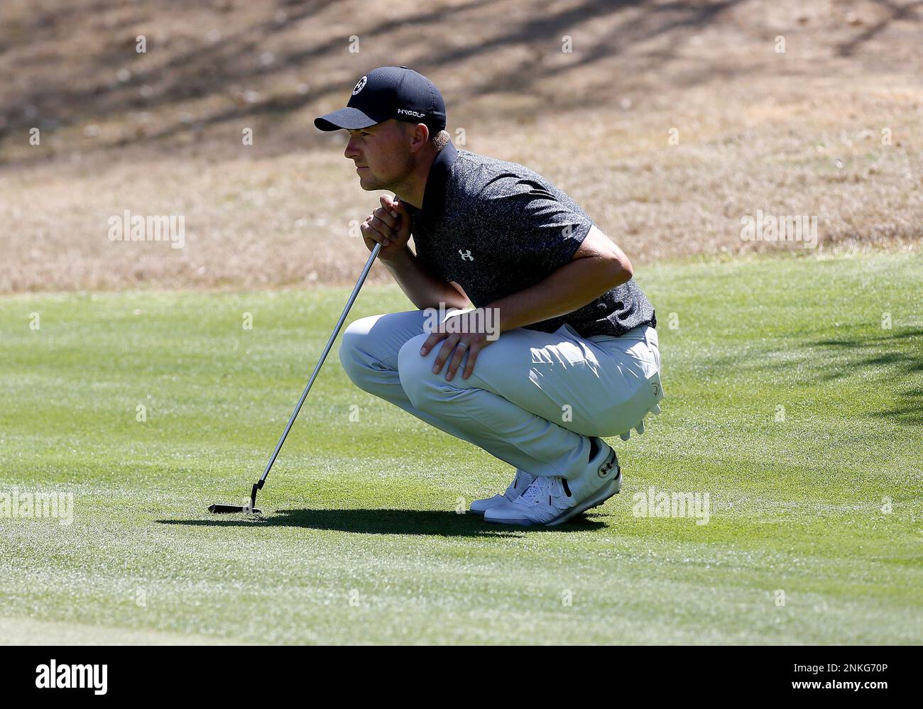 AUSTIN, TX - MARCH 25: Jordan Spieth of the United States measures a putt on the 8th hole during the PGA - World Golf Championships-Dell Technologies Match Play on March 25, 2022, at Austin County Club in Austin, TX. (Photo by Adam Davis/Icon Sportswire) (Icon Sportswire via AP Images) Banque D'Images
