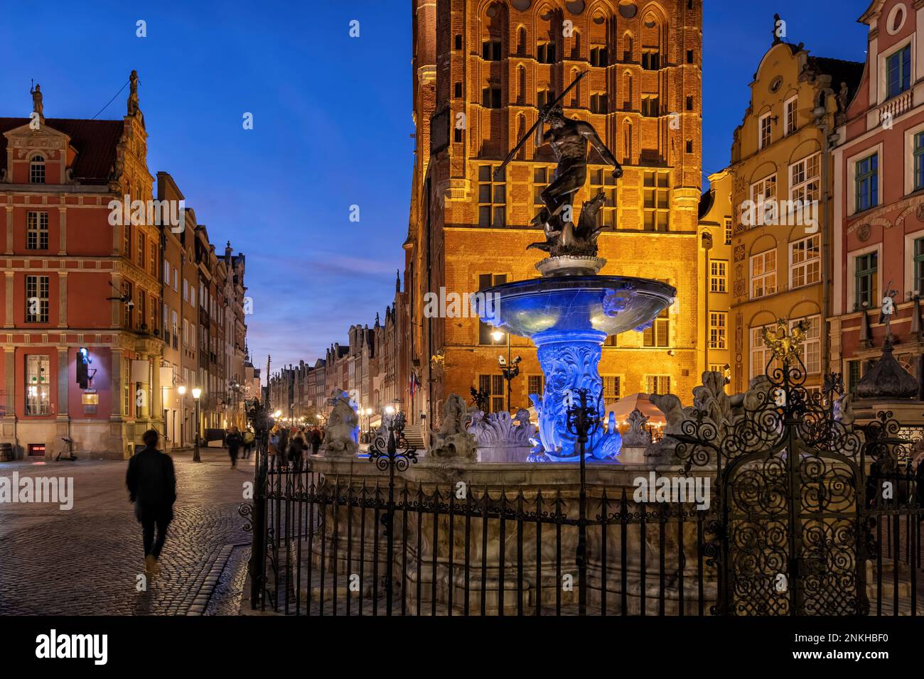 Fontaine de Neptune sur le long marché la nuit Banque D'Images