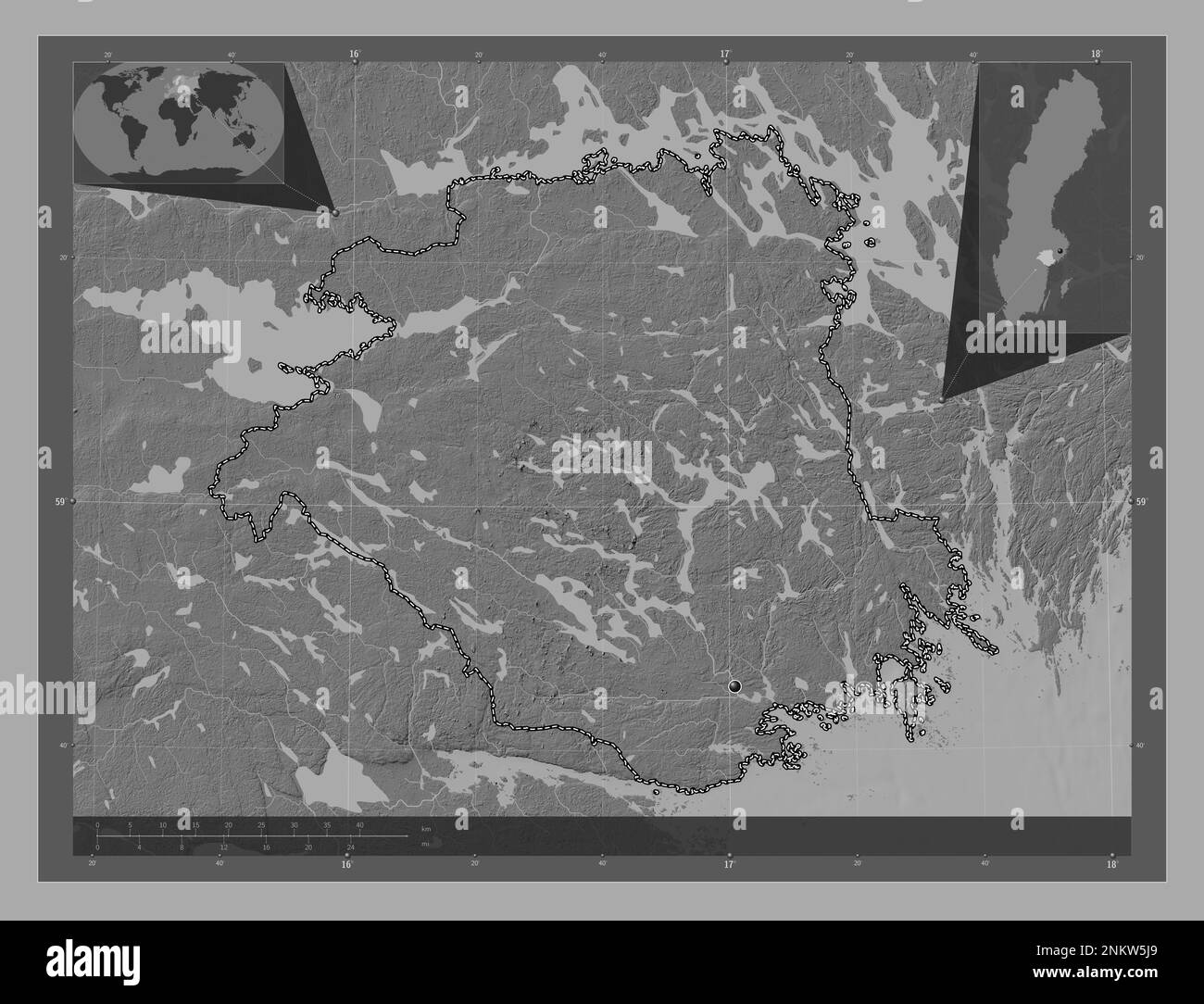 Sodermanland, comté de Suède. Carte d'altitude à deux niveaux avec lacs et rivières. Cartes d'emplacement auxiliaire d'angle Banque D'Images