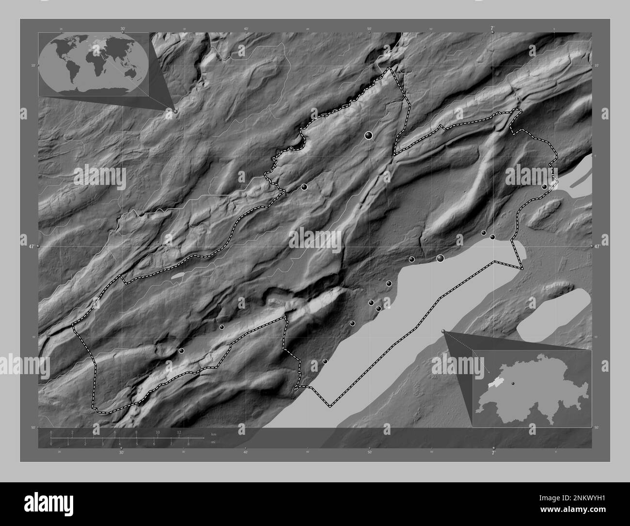 Neuchâtel, canton de Suisse. Carte d'altitude en niveaux de gris avec lacs et rivières. Lieux des principales villes de la région. Emplacement auxiliaire d'angle ma Banque D'Images