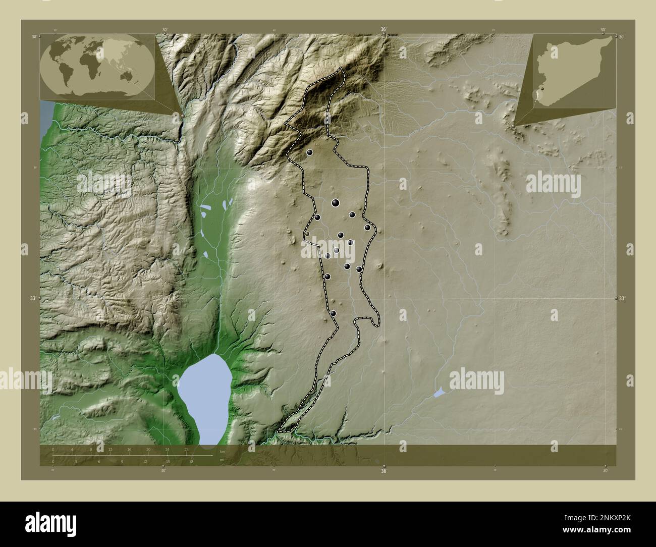 Quneitra, province de Syrie. Carte d'altitude colorée en style wiki avec lacs et rivières. Lieux des principales villes de la région. Emplacement auxiliaire du coin Banque D'Images