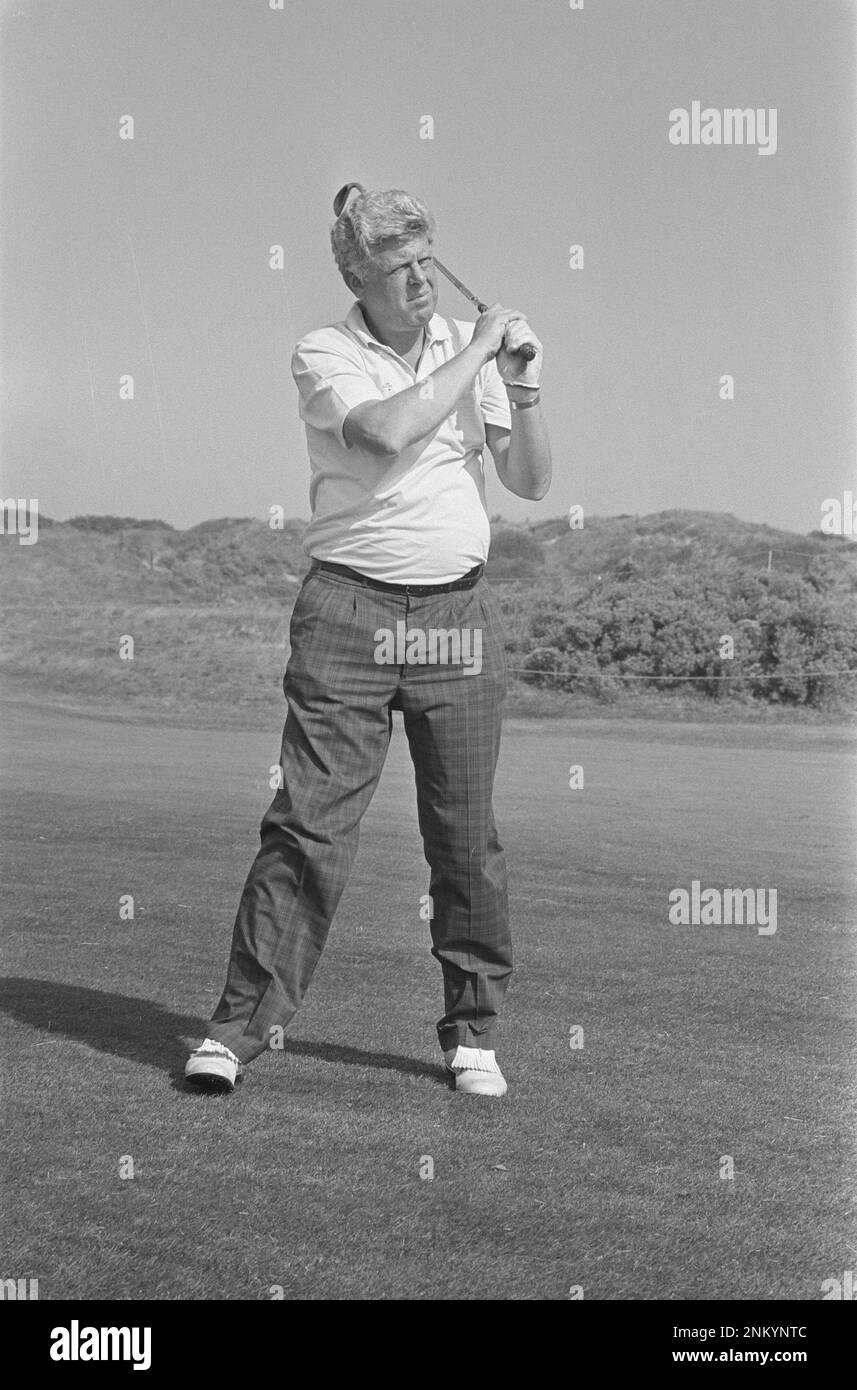 Tournoi international de golf à Noordwijk, voici un concurrent pro-am, président de la banque néerlandaise, Duisenberg ca. 1985 Banque D'Images