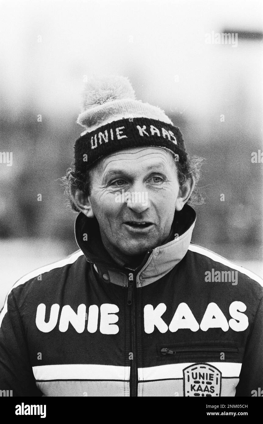 Pays-Bas Histoire : ​​Skating Championnat hollandais de vitesse à la Haye. Coach Egbert van 't Oever ca. 6 janvier 1980 Banque D'Images