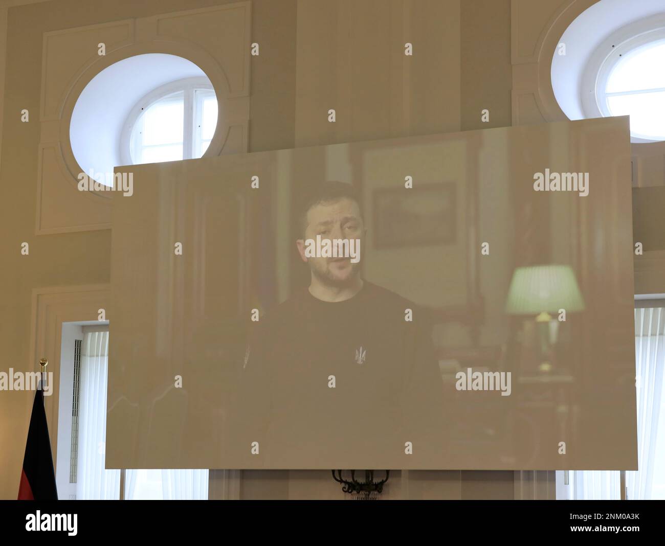 Berlin, Allemagne, 24 février 2023.au Palais Bellevue, résidence officielle du Président allemand, de nombreux hommes politiques allemands ainsi que l'ambassadeur ukrainien à Berlin se réunissent pour une cérémonie de commémoration centrale. Banque D'Images