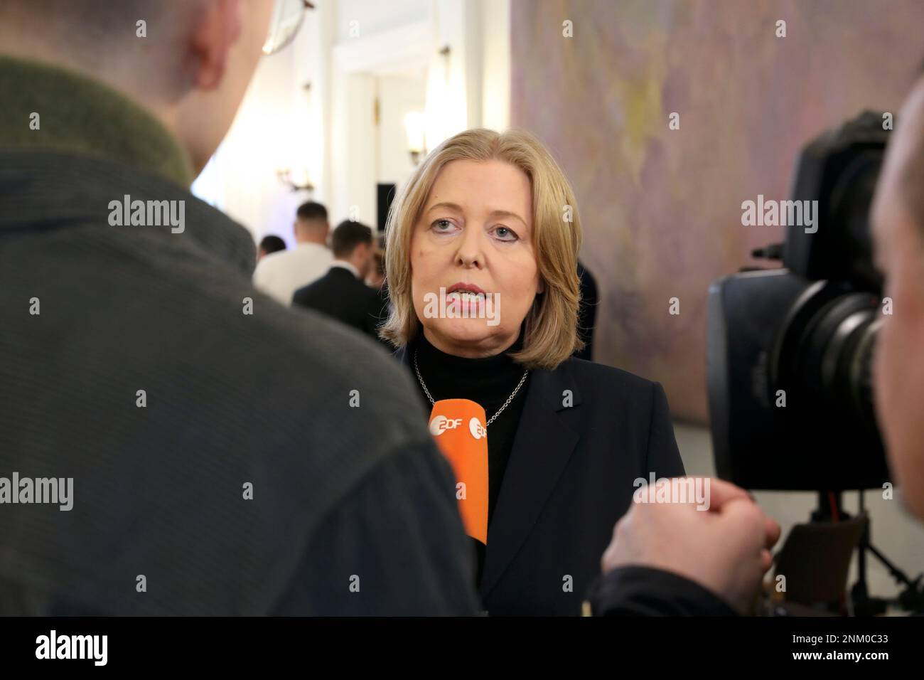 Berlin, Allemagne, 24 février 2023.au Palais Bellevue, résidence officielle du Président allemand, de nombreux hommes politiques allemands ainsi que l'ambassadeur ukrainien à Berlin se réunissent pour une cérémonie de commémoration centrale. Banque D'Images