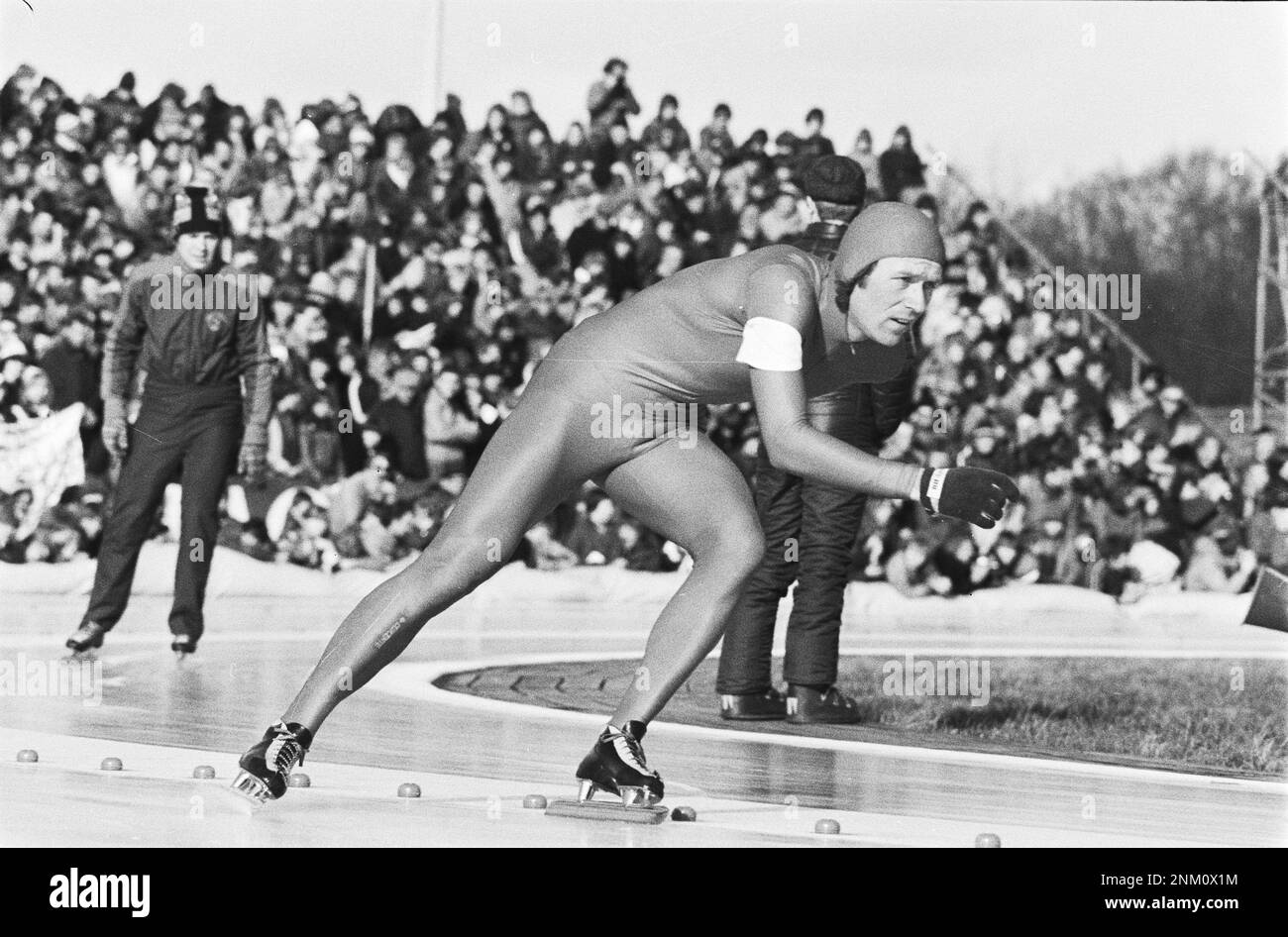 Pays-Bas Histoire: Hommes Allround Speed ​​Skating Championnats du monde à Heerenveen. Kay Arne Stenshjemmet (Norvège) à l'action ca. 1 mars 1980 Banque D'Images
