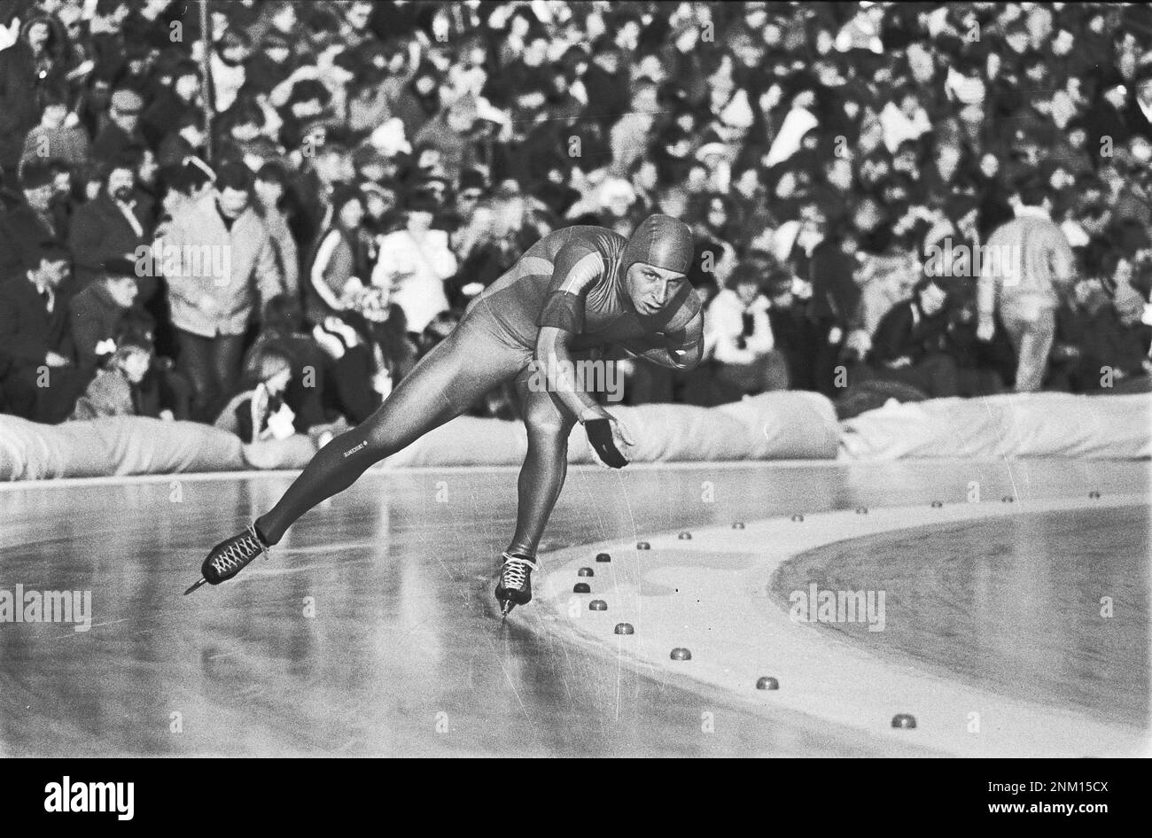 Pays-Bas Histoire: Hommes Allround Speed ​​Skating Championnats du monde à Heerenveen. Yep Kramer en action ca. 1 mars 1980 Banque D'Images
