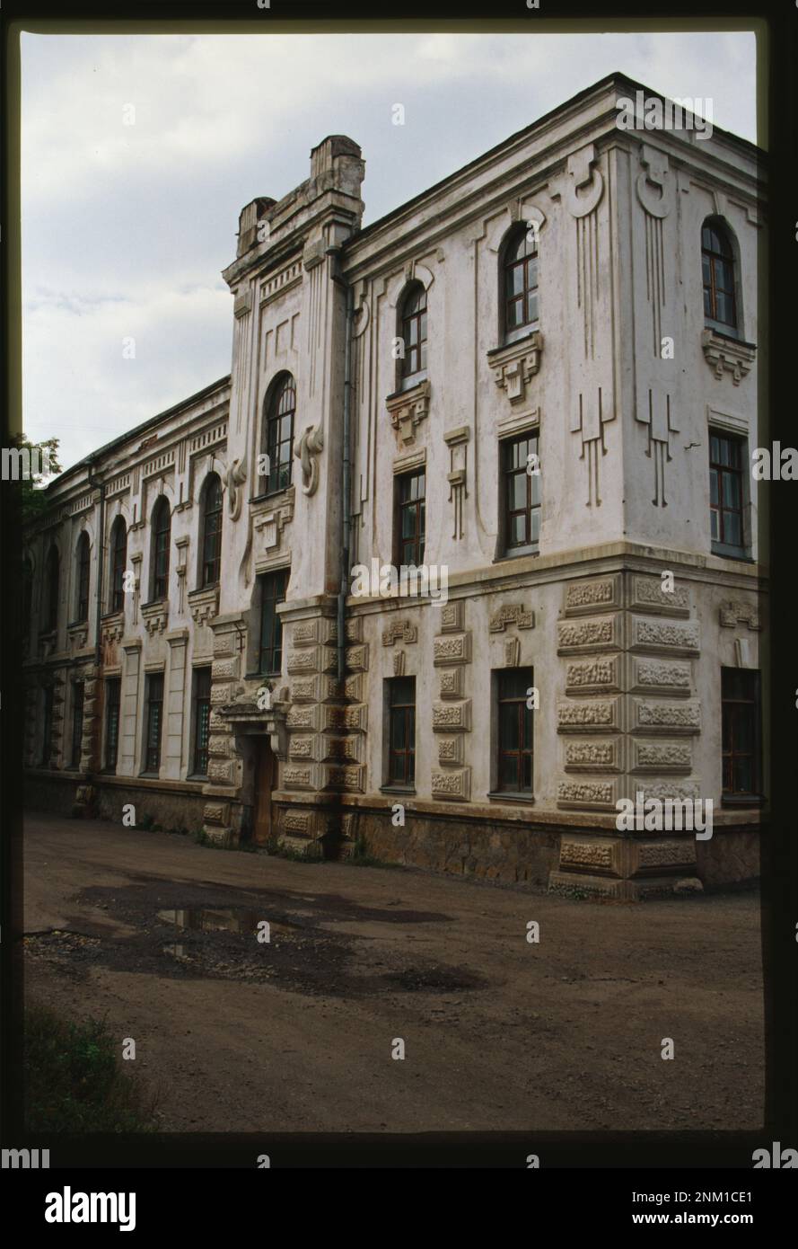 École secondaire principale (Gorkii Street 18), (1910-13), Ussuriisk, Russie. Collection de photographies Brumfield. Ecoles,Fédération de Russie,2000-2010. , Fédération de Russie,Primorskii krai,Ussuriisk. Banque D'Images