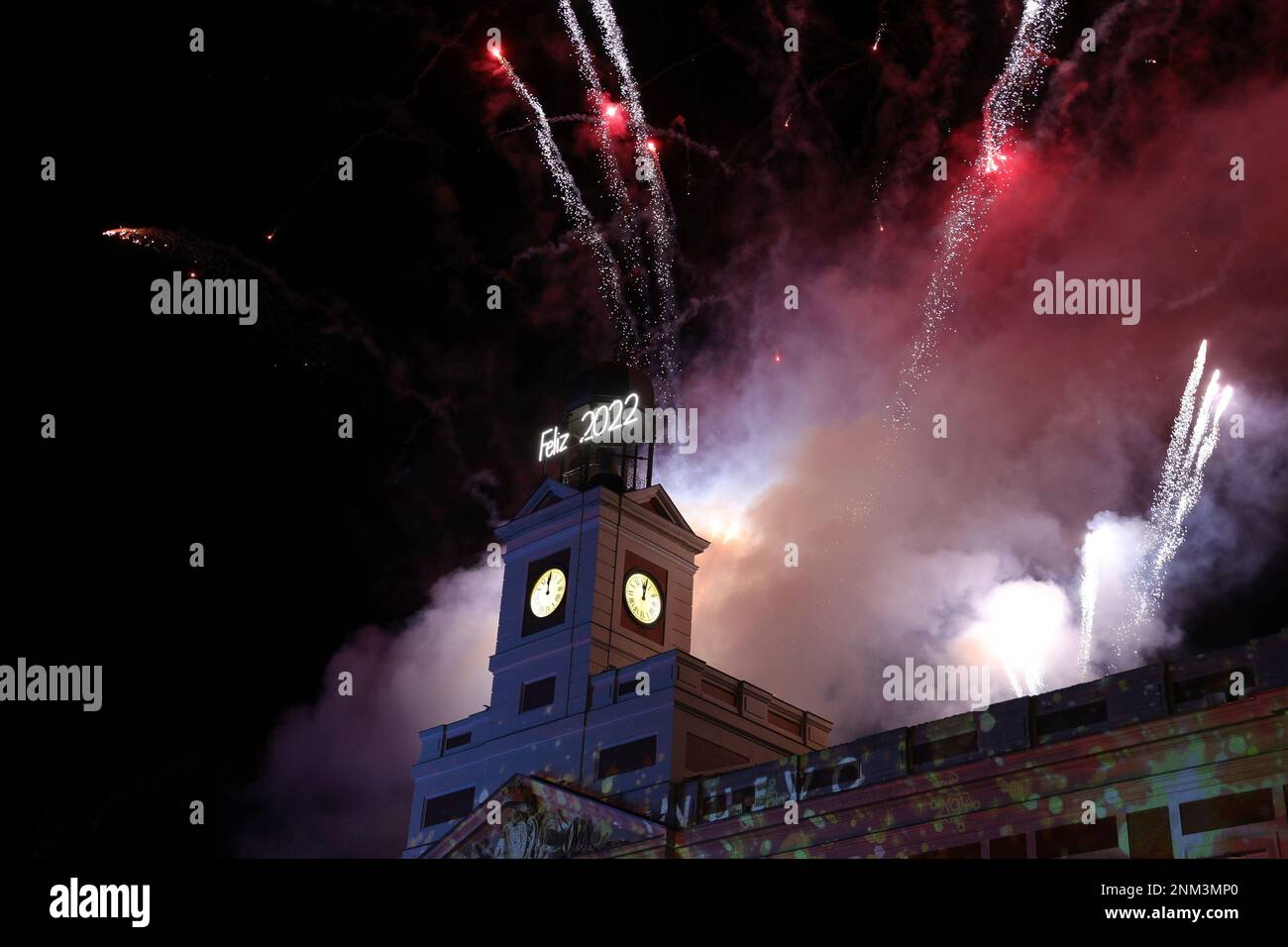Fireworks celebrate the arrival of the year 2022 in the New Year's Eve ...
