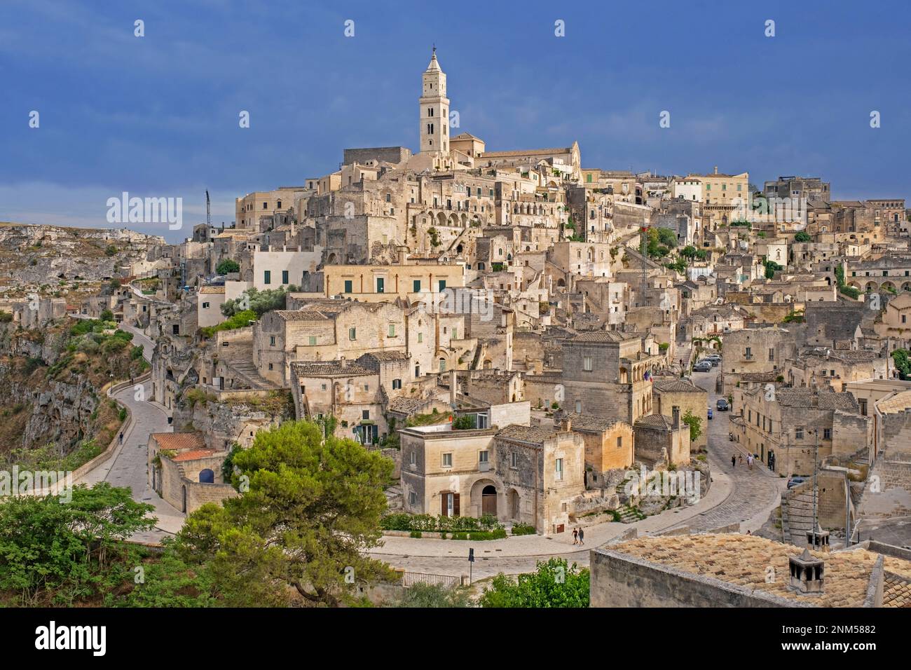 Quartier de Sasso Barisano au complexe Sassi di Matera d'habitations troglodytiques dans l'ancienne ville de Matera, capitale de Basilicate, dans le sud de l'Italie Banque D'Images
