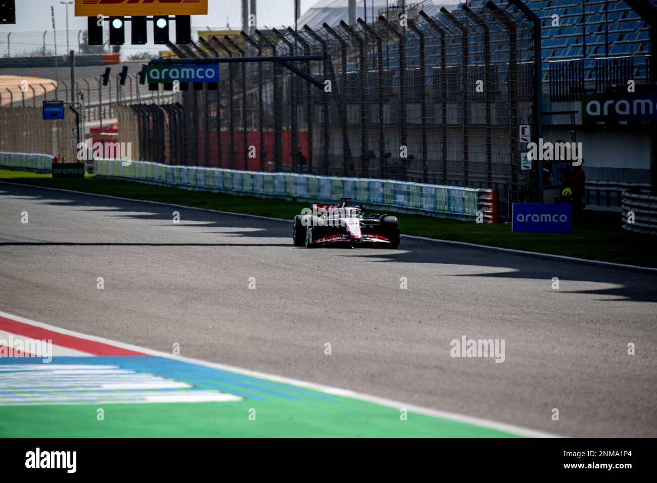 Sakhir, Bahreïn, 24th févr. 2023, Nico Hulkenberg, d'Allemagne concurrence pour Haas F1 . Essais d'hiver, essais d'hiver du championnat de Formule 1 2023. Crédit : Michael Potts/Alay Live News Banque D'Images
