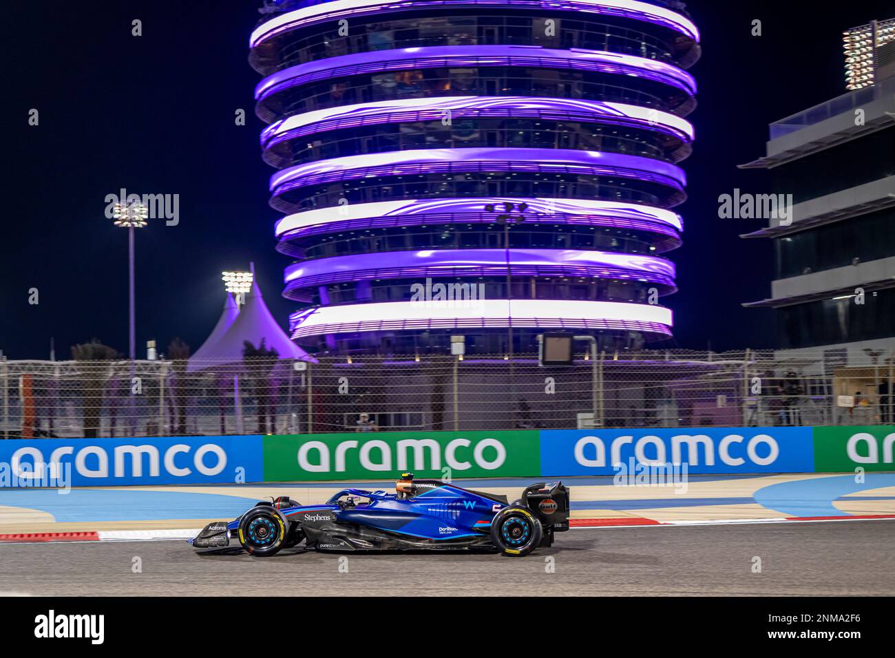 Sakhir, Bahreïn, 24th février 2023, Logan Sargeant, des États-Unis, est en compétition pour Williams Racing. Essais d'hiver, essais d'hiver du championnat de Formule 1 2023. Crédit : Michael Potts/Alay Live News Banque D'Images