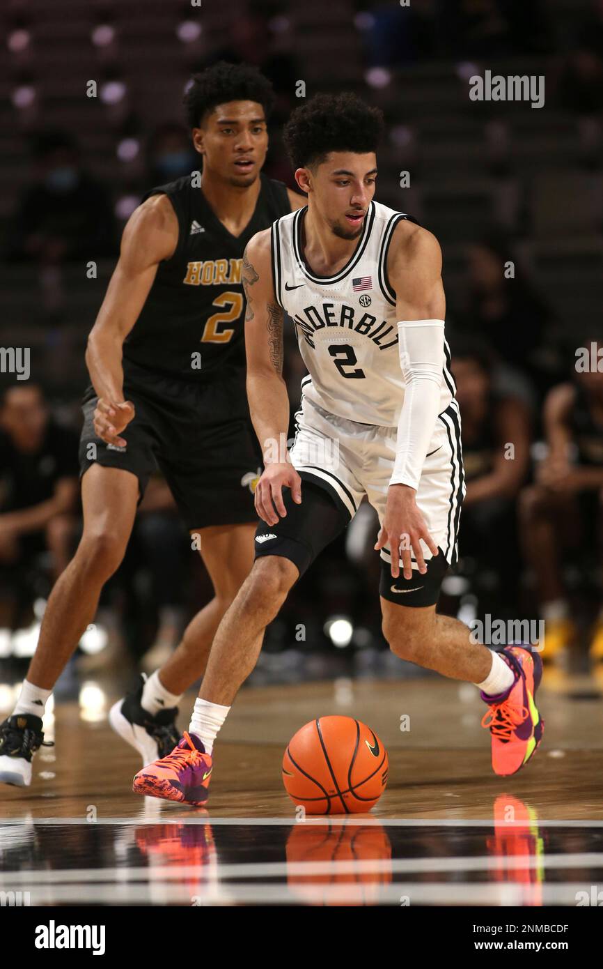 NASHVILLE, TN - NOVEMBER 10: Vanderbilt Commodores guard Scotty Pippen Jr. (2) during a game between the Vanderbilt Commodores and Alabama State Hornets, November 10, 2021, at Memorial Gymnasium in Nashville, Tennessee. (Photo by Matthew Maxey/Icon Sportswire) (Icon Sportswire via AP Images) Banque D'Images