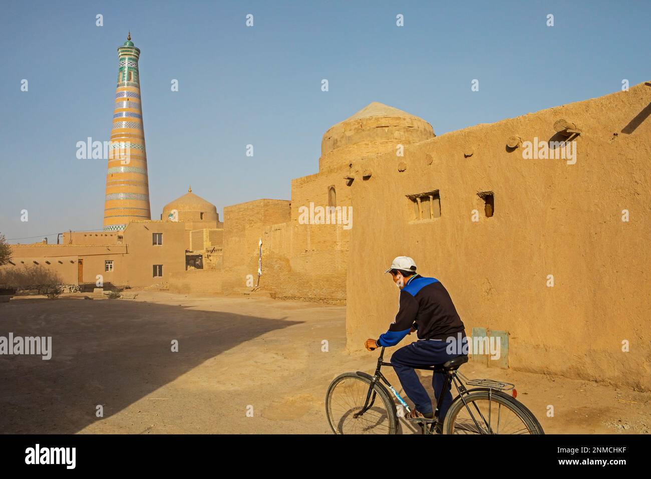 Scène de rue à Ichon-Qala ou vieille ville, Khiva, Ouzbékistan Banque D'Images