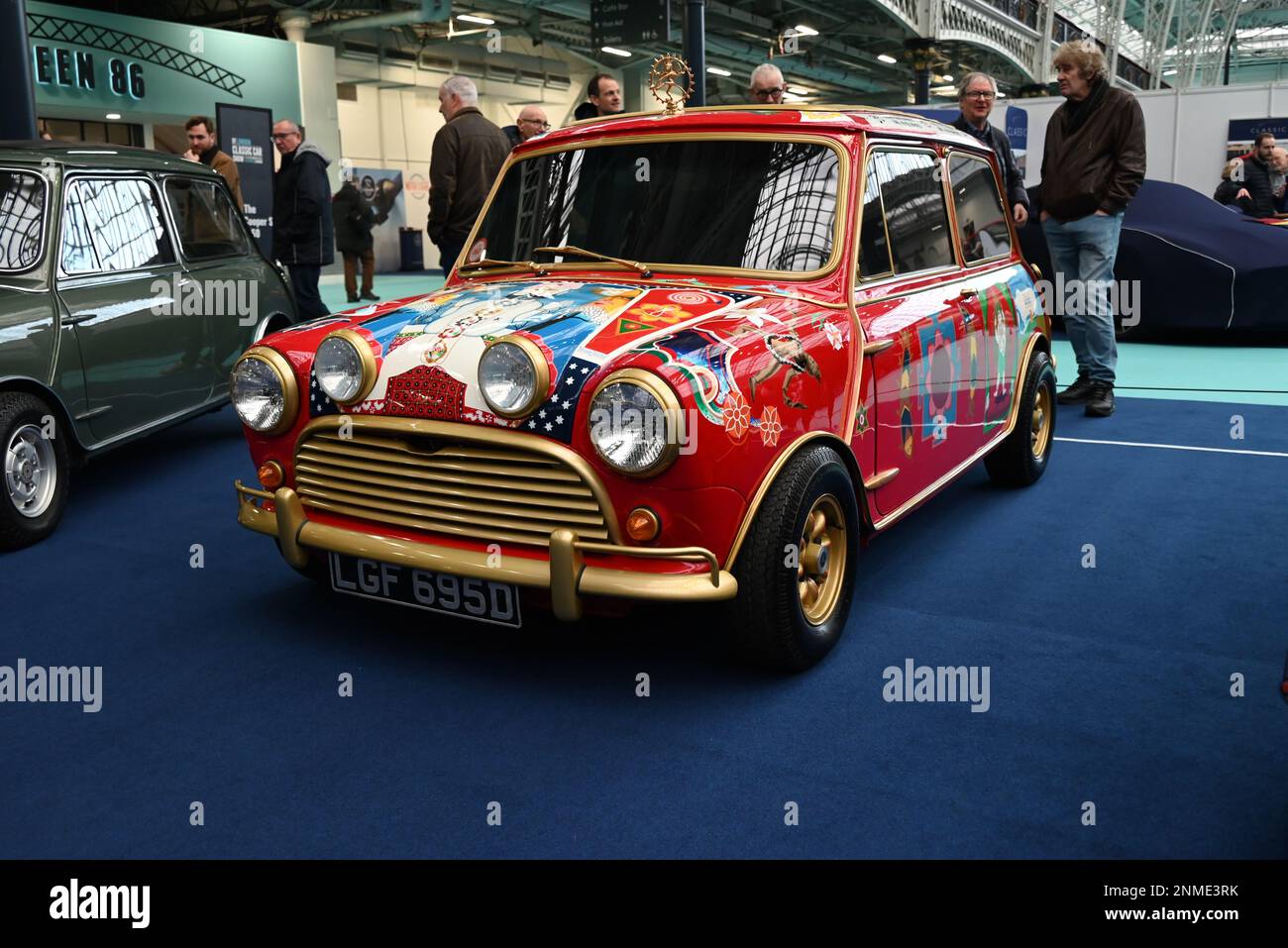 Aujourd'hui à sa neuvième année, le London Classic car Show est l'événement incontournable pour tous les acheteurs, collectionneurs et passionnés de voitures classiques. L'équipe du Classic car Show est responsable de la création de certains des événements Classic car les plus passionnants et les plus emblématiques du Royaume-Uni. Elle offre aux visiteurs une formidable opportunité de rejoindre le mouvement des voitures classiques, Le spectacle verra une collection de 100 voitures classiques et collectrices fines et variées, sous le marteau de l’historien, le samedi 25th février. Banque D'Images