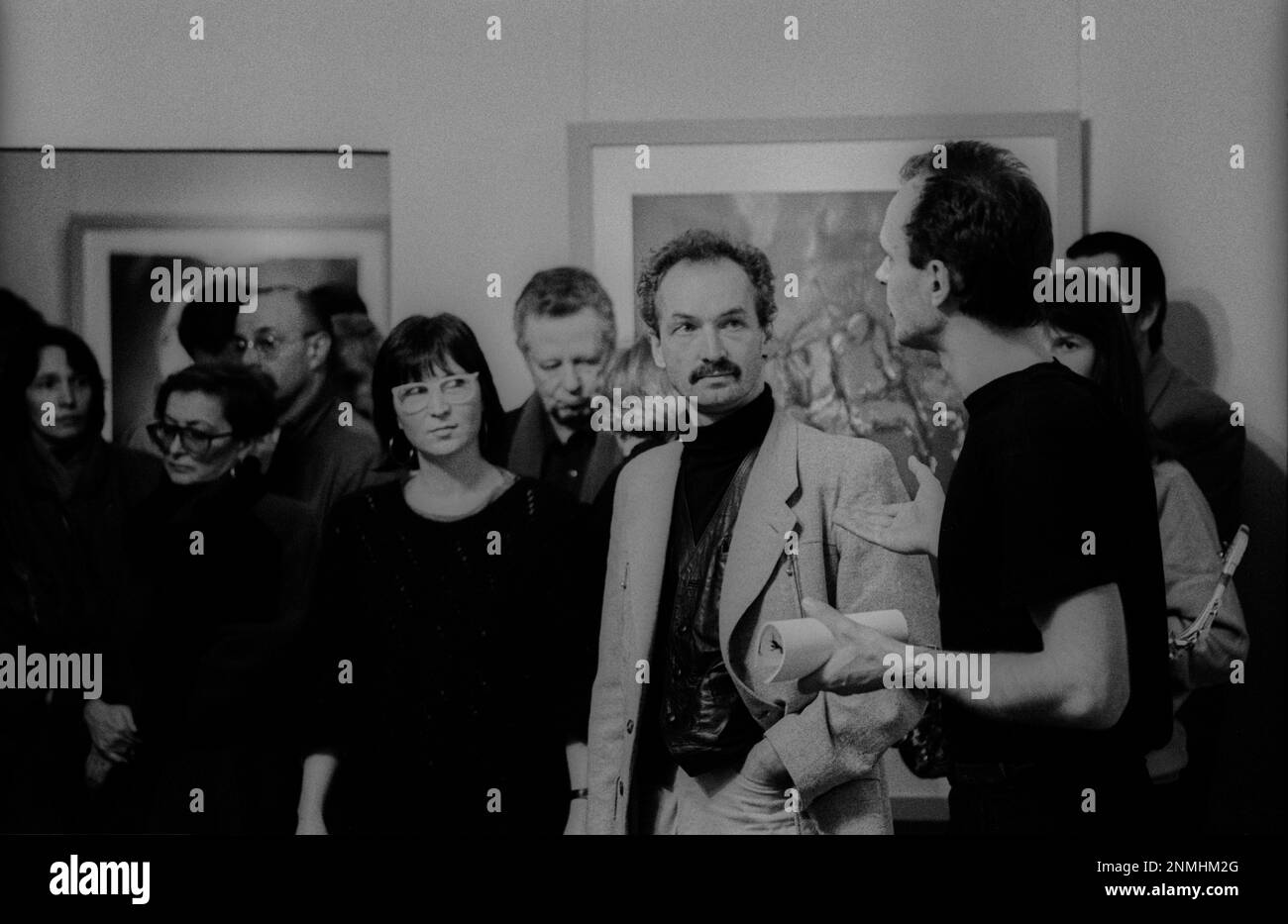 GDR, Berlin, 20,1.1990, ouverture de l'exposition Galerie Weisser Elefant, centre: Propriétaire de la galerie Gabi Ivan, à droite: Propriétaire de la galerie Ralf Bartholomaeus Banque D'Images