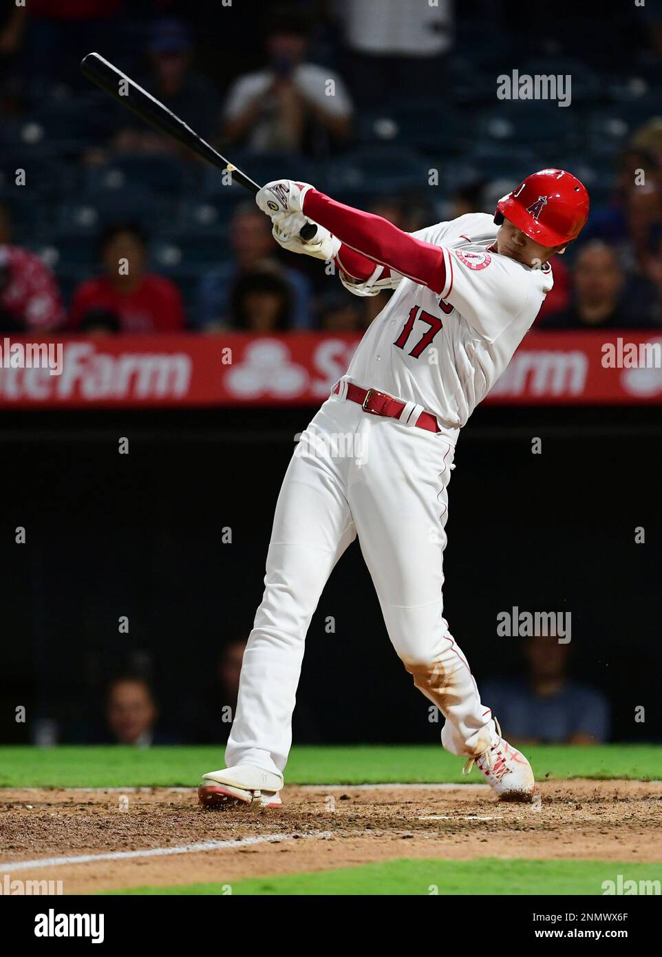 ANAHEIM, CA - AUGUST 10: Los Angeles Angels designated hitter Shohei Ohtani (17) during an at bat in game two of a double header against the Toronto Blue Jays played on August 10, 2021 at Angel Stadium in Anaheim, CA. (Photo by John Cordes/Icon Sportswire) (Icon Sportswire via AP Images) Banque D'Images