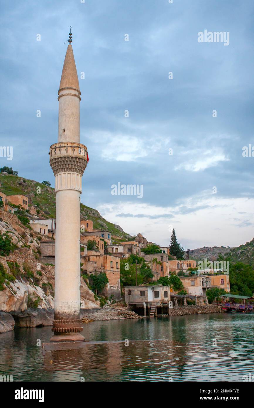 Vue abandonnée sur la vieille ville de Halfeti ville de la province de Sanliurfa Banque D'Images