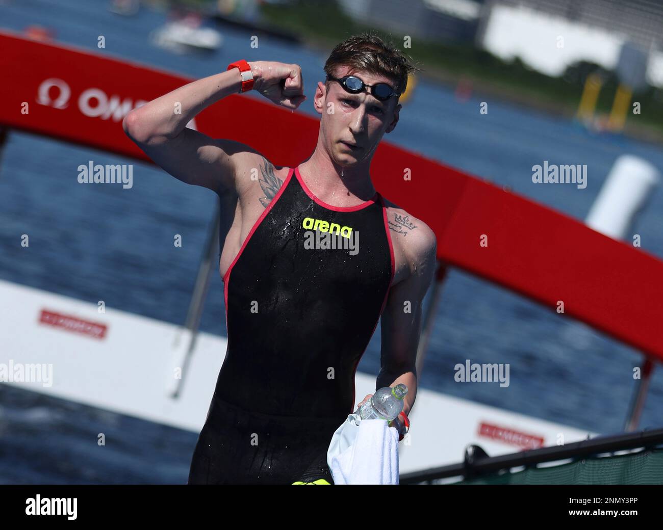 WELLBROCK Florian of Germany reacts after winning in the Marathon Swimming men's 10km in Tokyo Olympic Games at Odaiba Marine Park in Tokyo on August 5, 2021. WELLBROCK Florian won the event to claim gold medal. ( The Yomiuri Shimbun via AP Images ) Banque D'Images