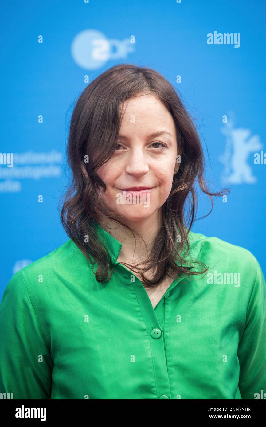 Producer Elena Fortes poses ahead of the screening of the film "A Cop Movie" as part of the 'Berlinale Summer Special' film festival at the open air cinema (Freiluftkino) on the Museum Island in Berlin, Germany, Saturday, June 12, 2021. Due to the Coronavirus pandemic, the Berlinale Summer Special will be a purely outdoor event with mandatory testing for all spectators, taking place from June 9 to 20 at 16 outdoor venues. (Stefanie Loos/Pool via AP) Banque D'Images