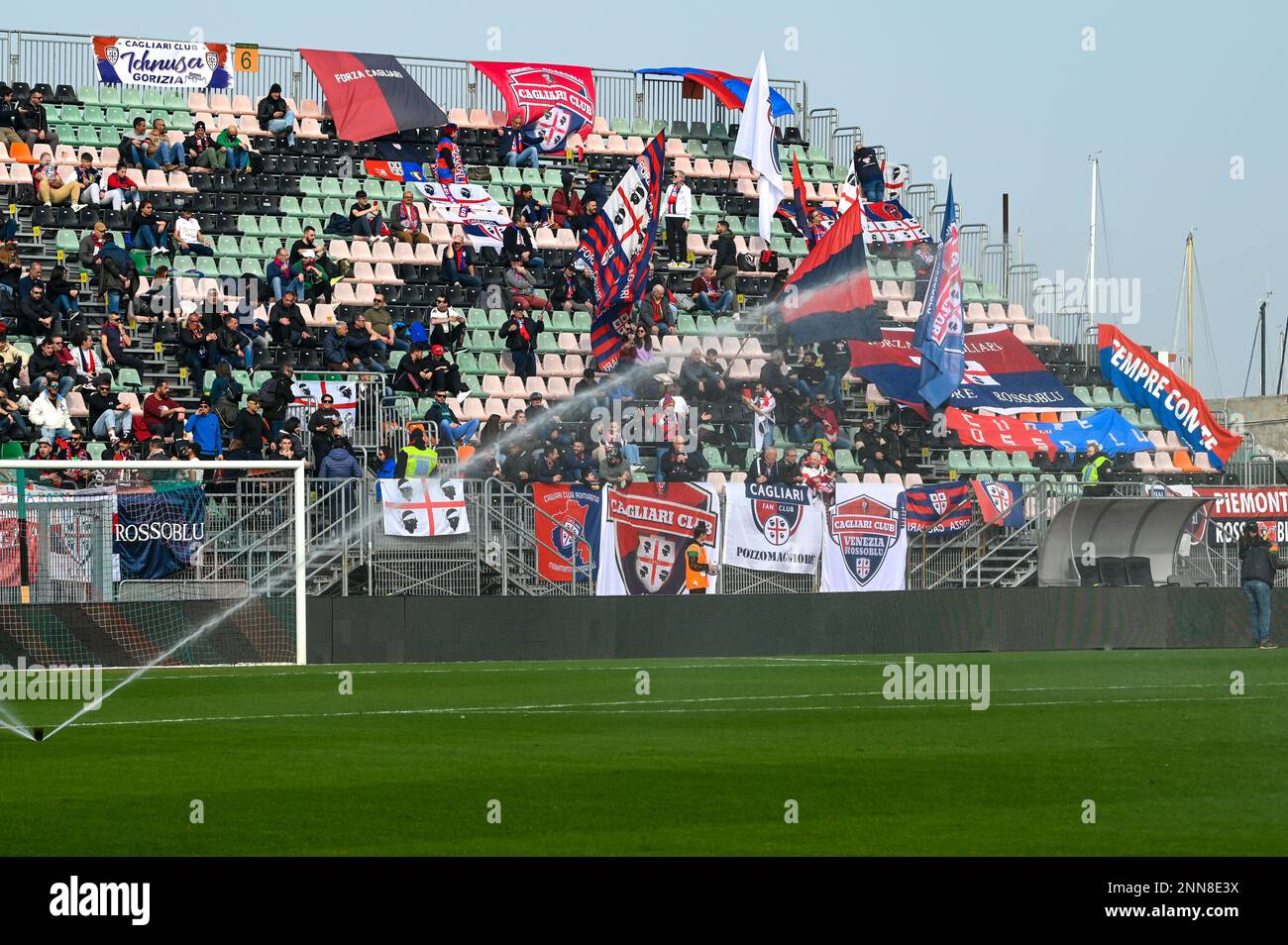 Venise, Italie. 25th févr. 2023. Cagliari Calcio supporters lors de Venezia FC vs Cagliari Calcio, match de football italien série B à Venise, Italie, 25 février 2023 crédit: Agence de photo indépendante/Alamy Live News Banque D'Images