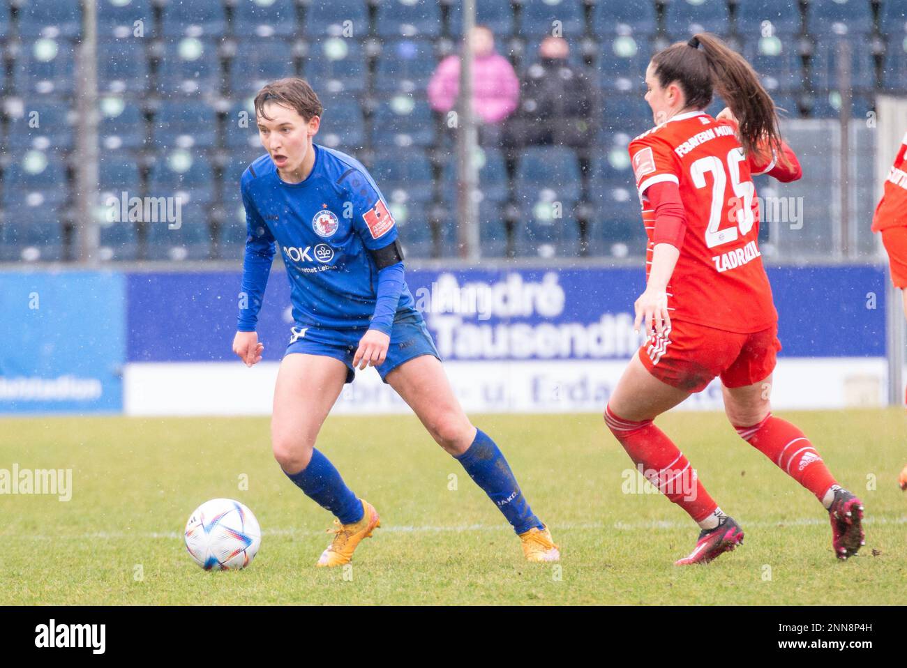 pendant le match entre 1. FFC turbine Potsdam vs. FC Bayern München, FLYERALARM Frauen-Bundesliga, rond 11, Karl-Liebknecht-Stadion, Potsdam, Allemagne, 25 février 2023. Iñaki Esnaola / Alamy Live News Banque D'Images