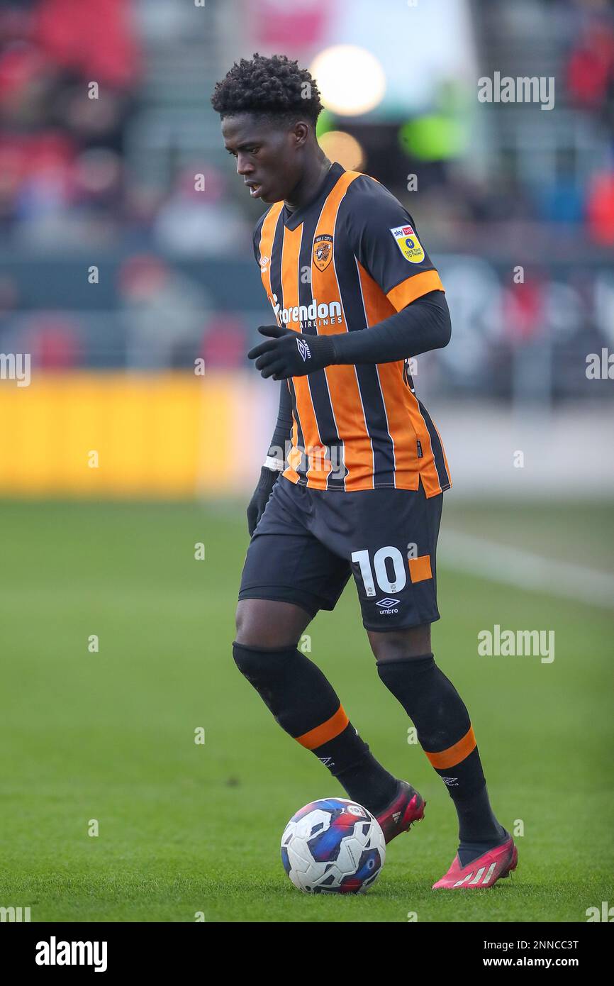 Bristol, Royaume-Uni. 25th févr. 2023. Malcolm Ebiowei #10 de Hull City en action pendant le match de championnat Sky Bet Bristol City contre Hull City à Ashton Gate, Bristol, Royaume-Uni, 25th février 2023 (photo de Gareth Evans/News Images) à Bristol, Royaume-Uni le 2/25/2023. (Photo de Gareth Evans/News Images/Sipa USA) Credit: SIPA USA/Alay Live News Banque D'Images