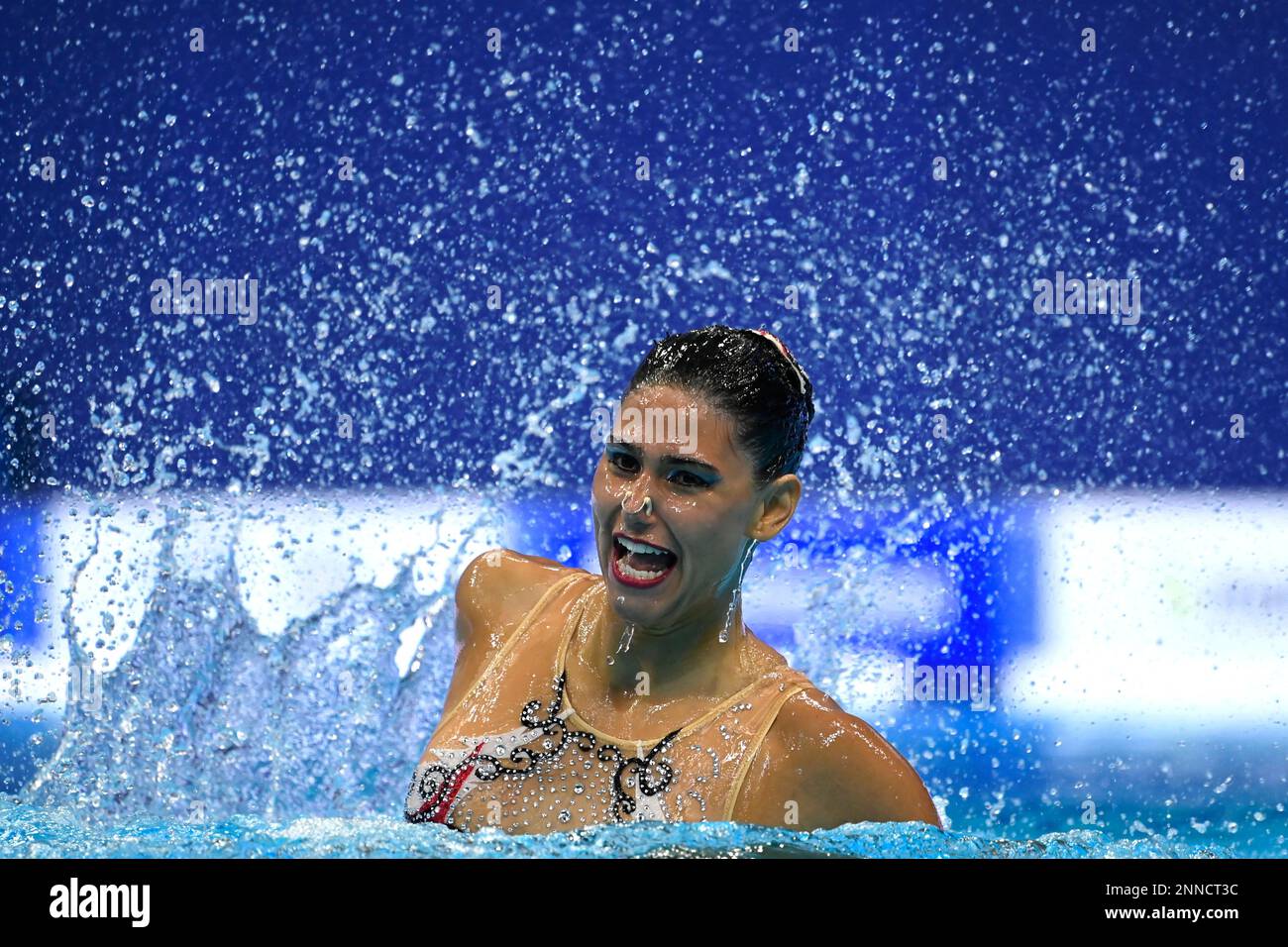 Marta Murru of Italy performs during a solo competition of artistic swimming during European Swimming Championships in Duna Arena in Budapest, Hungary Monday, May 10, 2021. (Tamas Kovacs/MTI via AP) Banque D'Images
