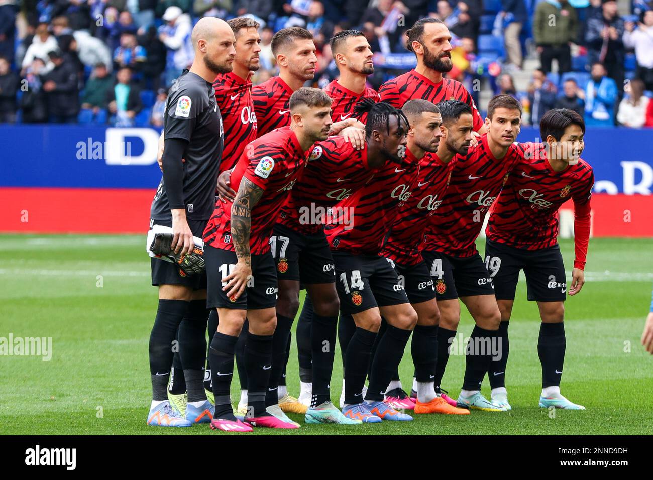 Joueurs du RCD Mallorca pendant le match de la Ligue entre le RCD Espanyol et le RCD Mallorca au stade RCDE à Cornella, en Espagne. Banque D'Images