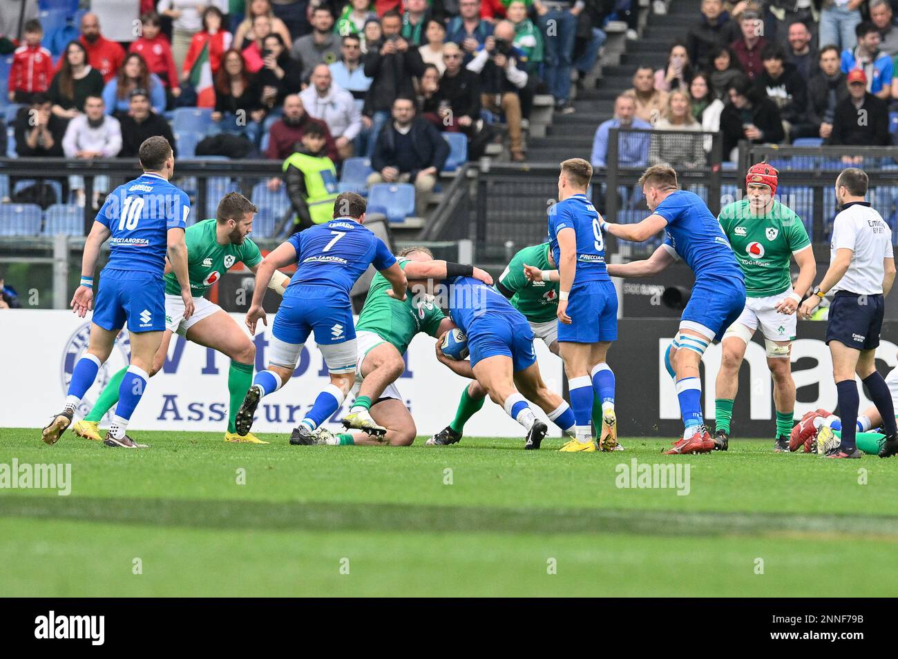 25th février 2023; Stadio Olimpico, Rome, Italie: Six Nations International Rugby, Italie contre Irlande; Lorenzo Cannone de l'Italie marquant son essai Banque D'Images